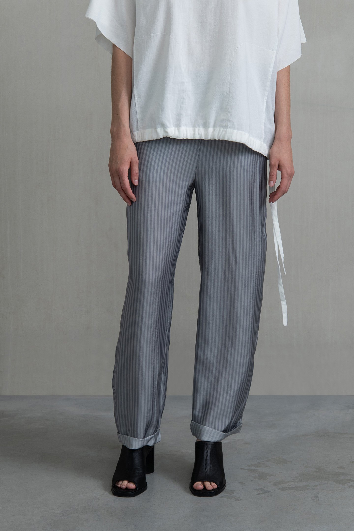 SANDA R TROUSERS IRON by Humanoid