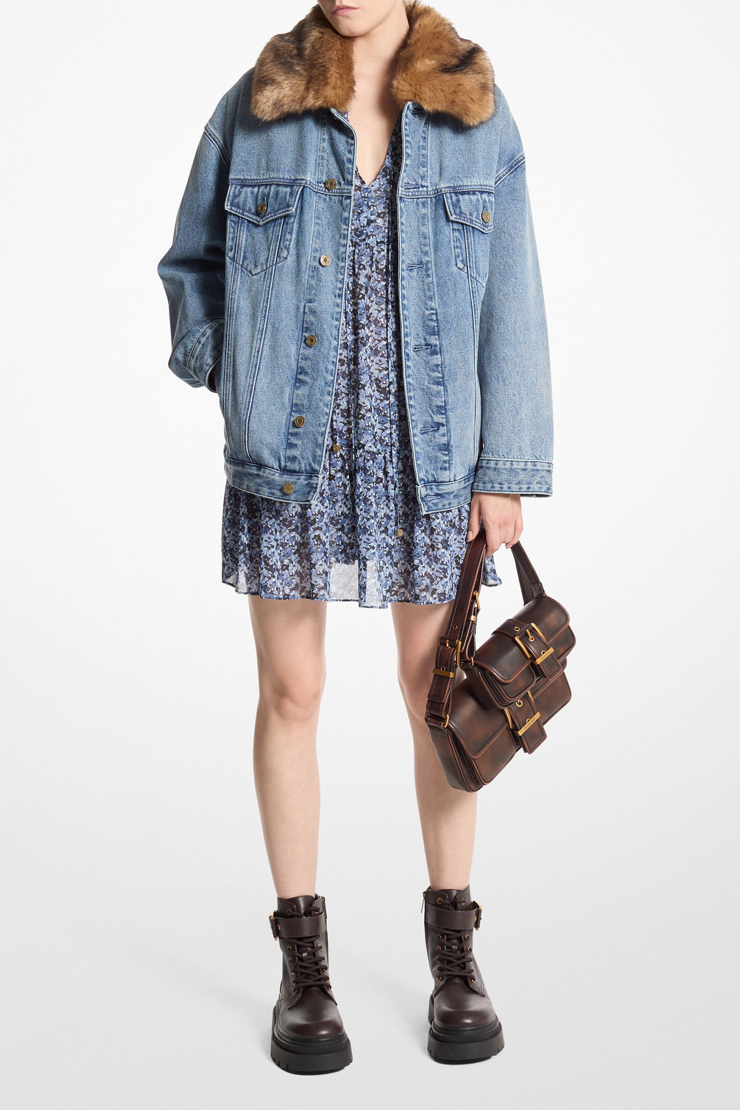 OVERSIZED DENIM JACKET IN LIGHT WASH BLUE 1