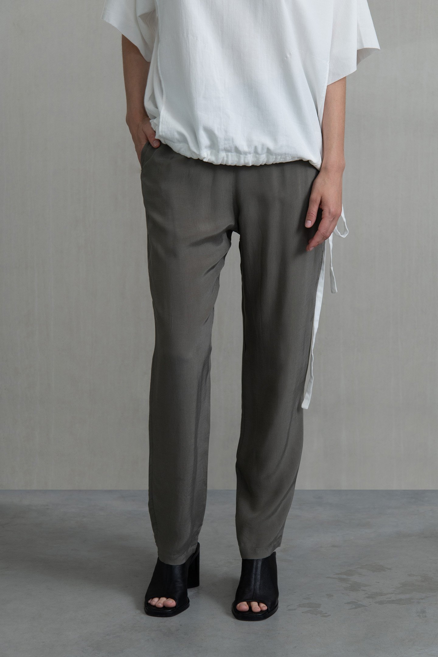 HARJO D TROUSERS MUD by Humanoid
