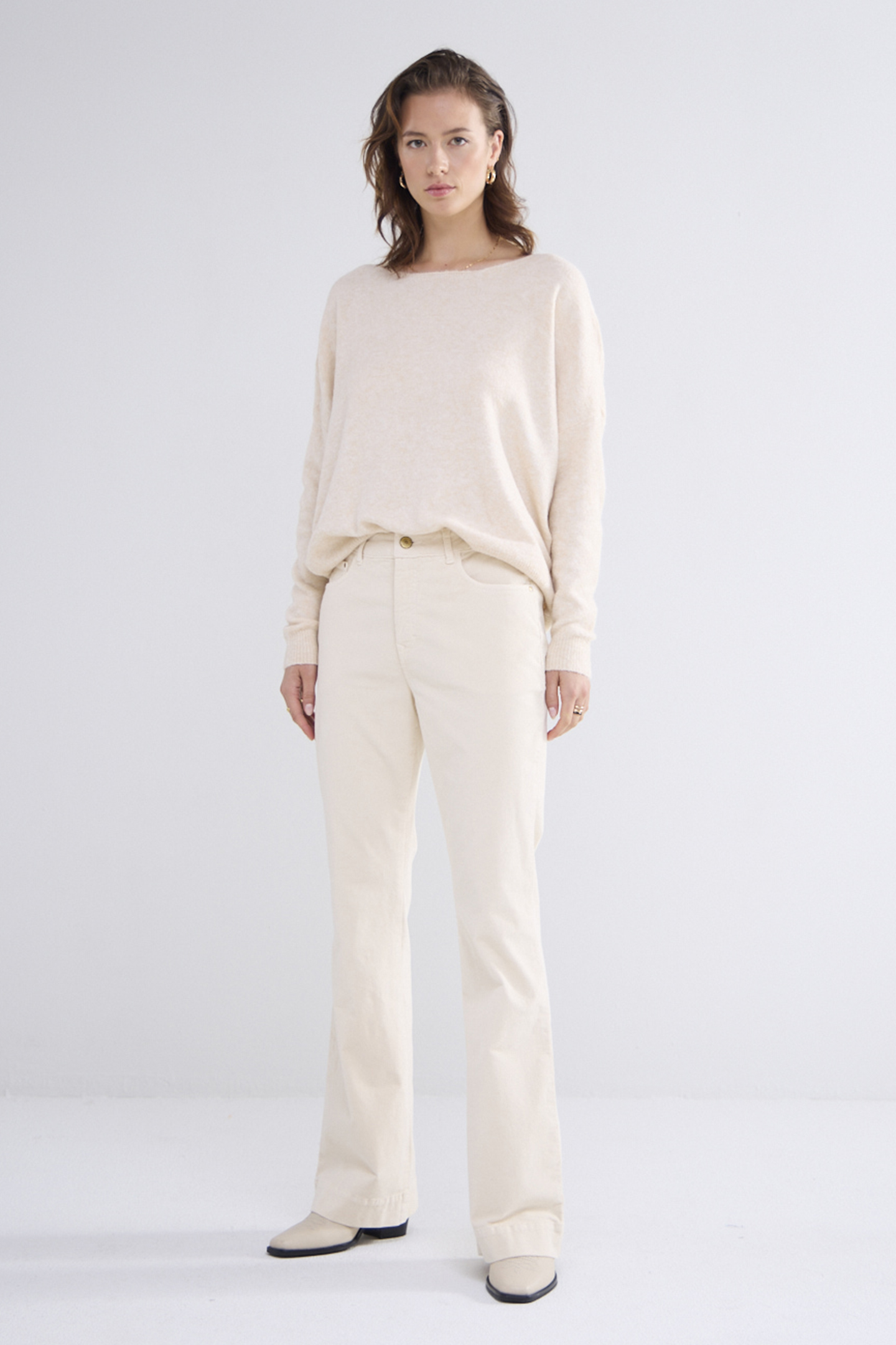 SLIM FLARED PANTS STRETCH BABY CORD WHITES 2