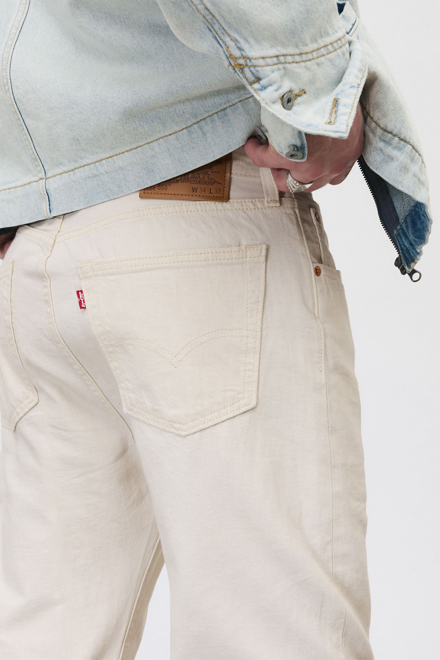 555 RELAXED STRAIGHT ECRU FUSION LTWT 9