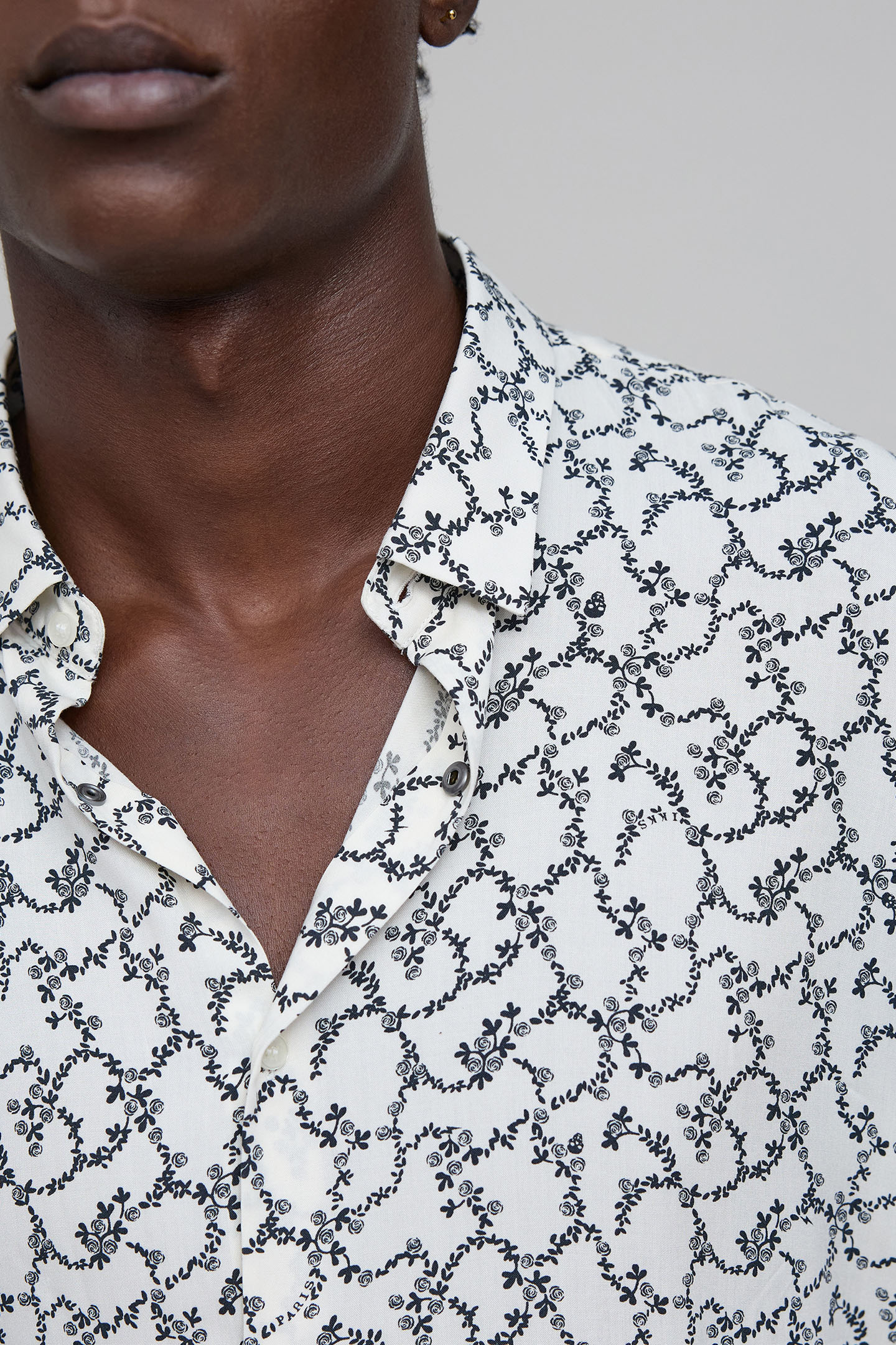 SLIM CHALK SHIRT WITH SKULL AND FLOWERS PRINT 5