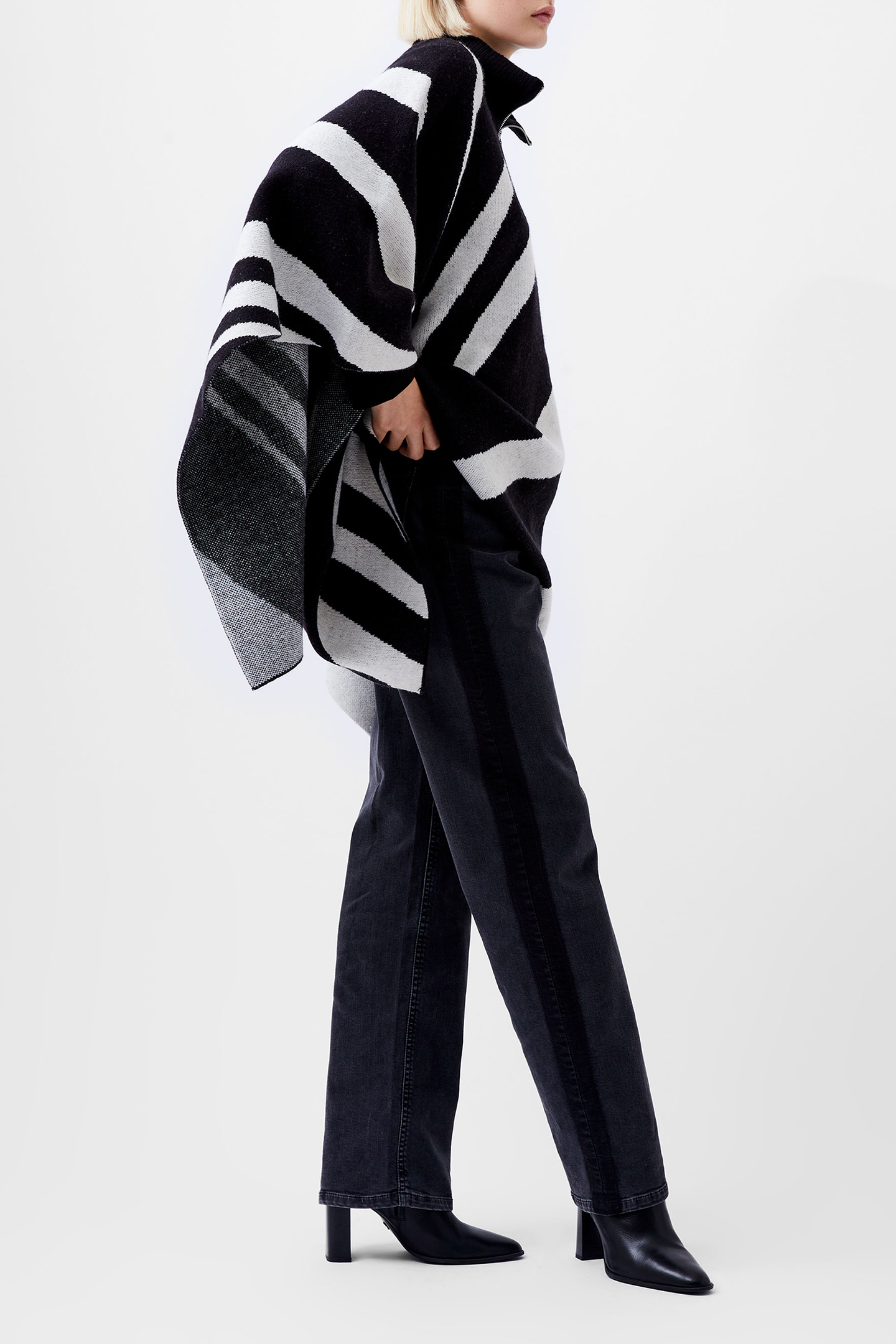 JULIANNA PONCHO BLACKOUT/CLASS CREAM 3