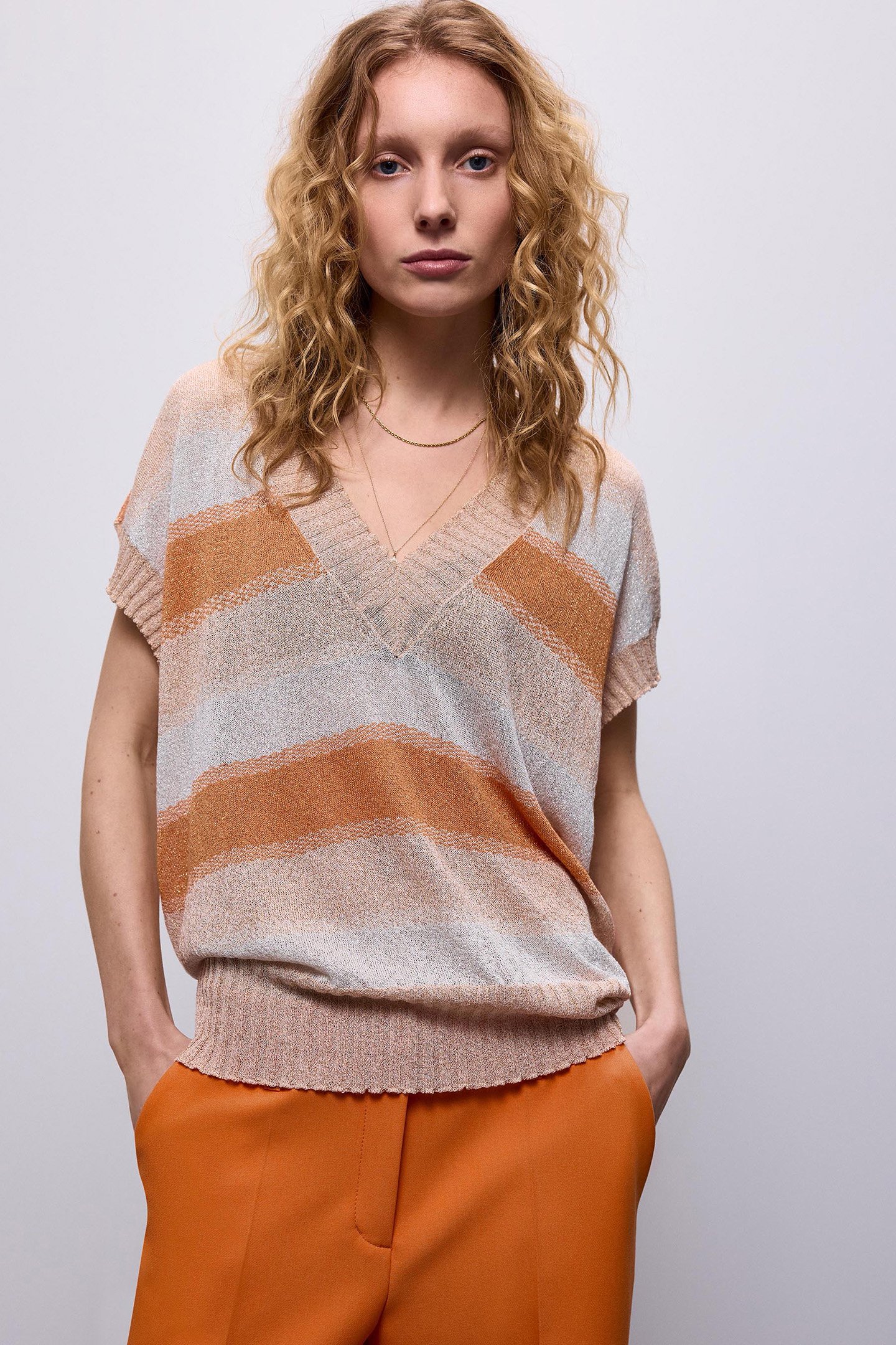 V-NECK SWEATER SHORT SLEEVES REFINED STRIPED LUREX KNIT REDS by Summum Woman
