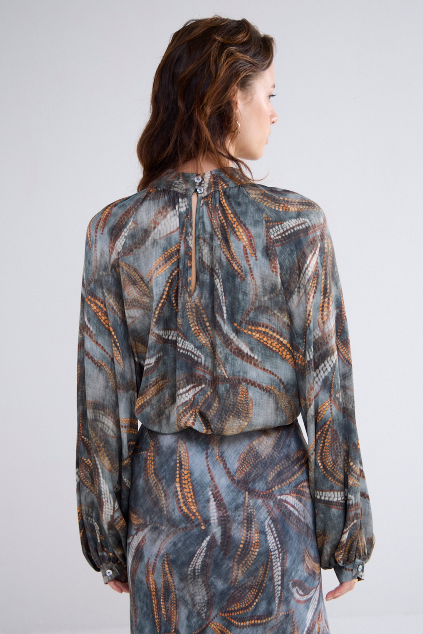 TOP DOTTED LEAFS GREYS 2