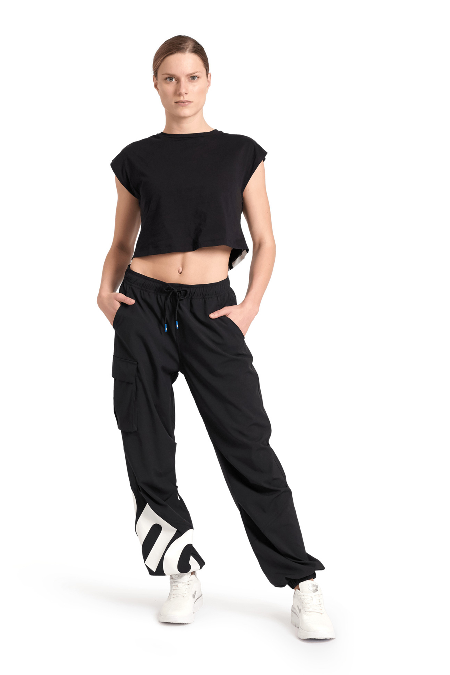 WOMEN'S ARENA LOGO CROP TEE BLACK-WHITE 3