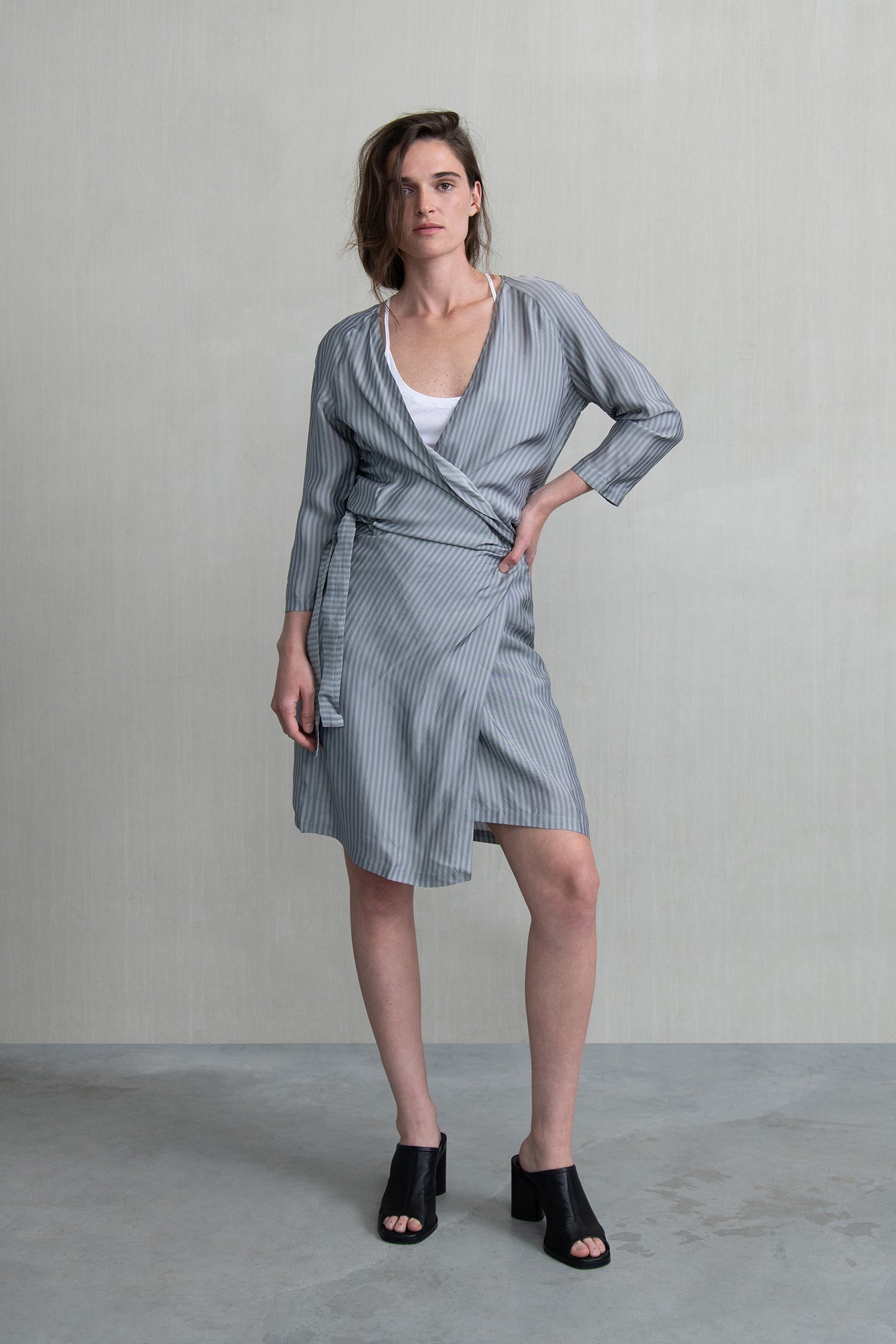 RILEY R DRESS IRON by Humanoid
