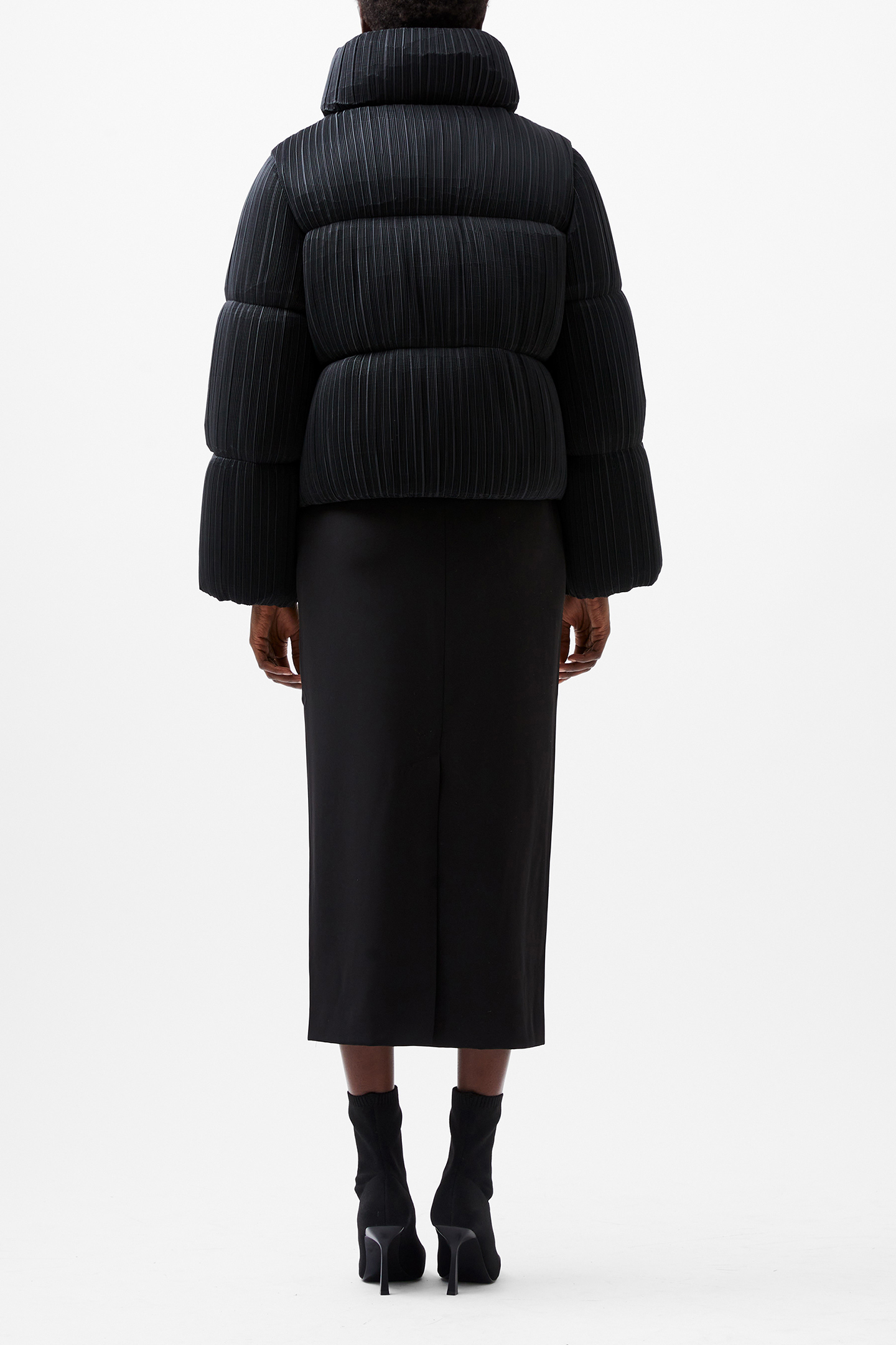 DINARA CRINKLE PUFFER BLACKOUT 2