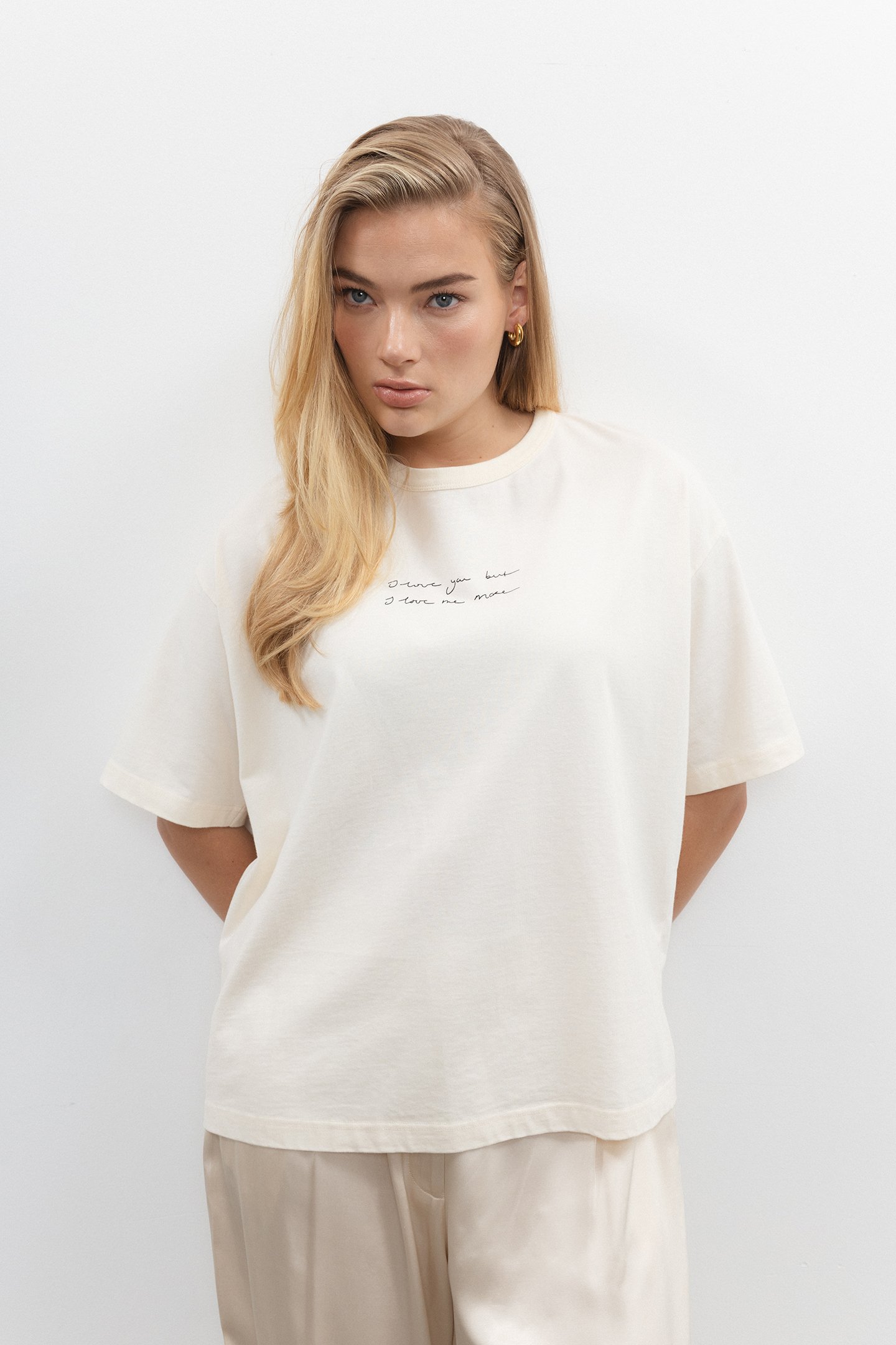 SIGNATURE TEE COCONUT MILK by VIVEH