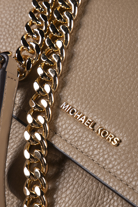 LARGE SHOULDER BAG WITH CHAIN STRAP IN CAMEL 6