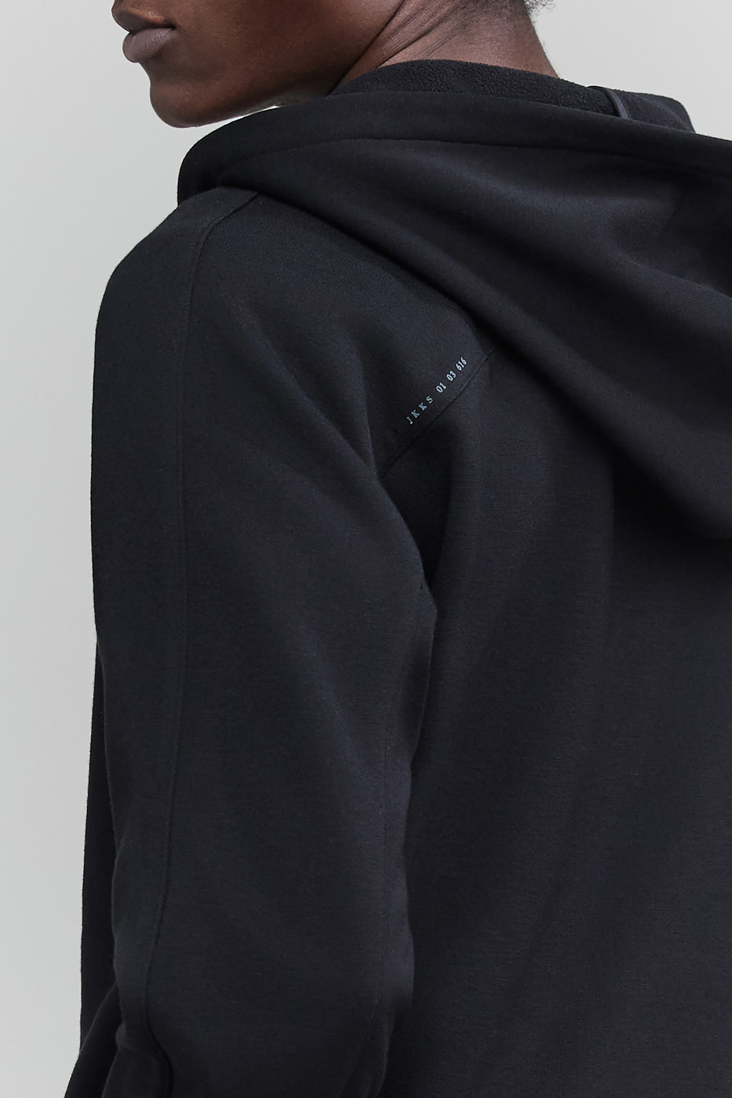 BLACK ZIPPED WATERPROOF BREATHABLE CARDIGAN 6