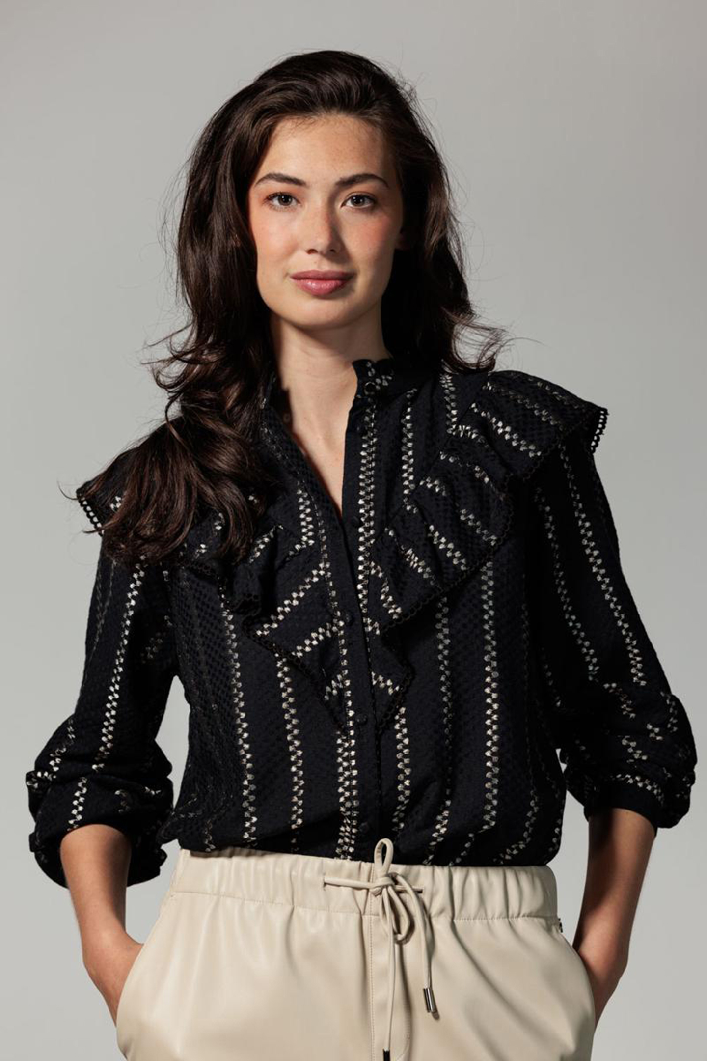 BLOUSE DOBBY RUFFLE BLACK by Tramontana