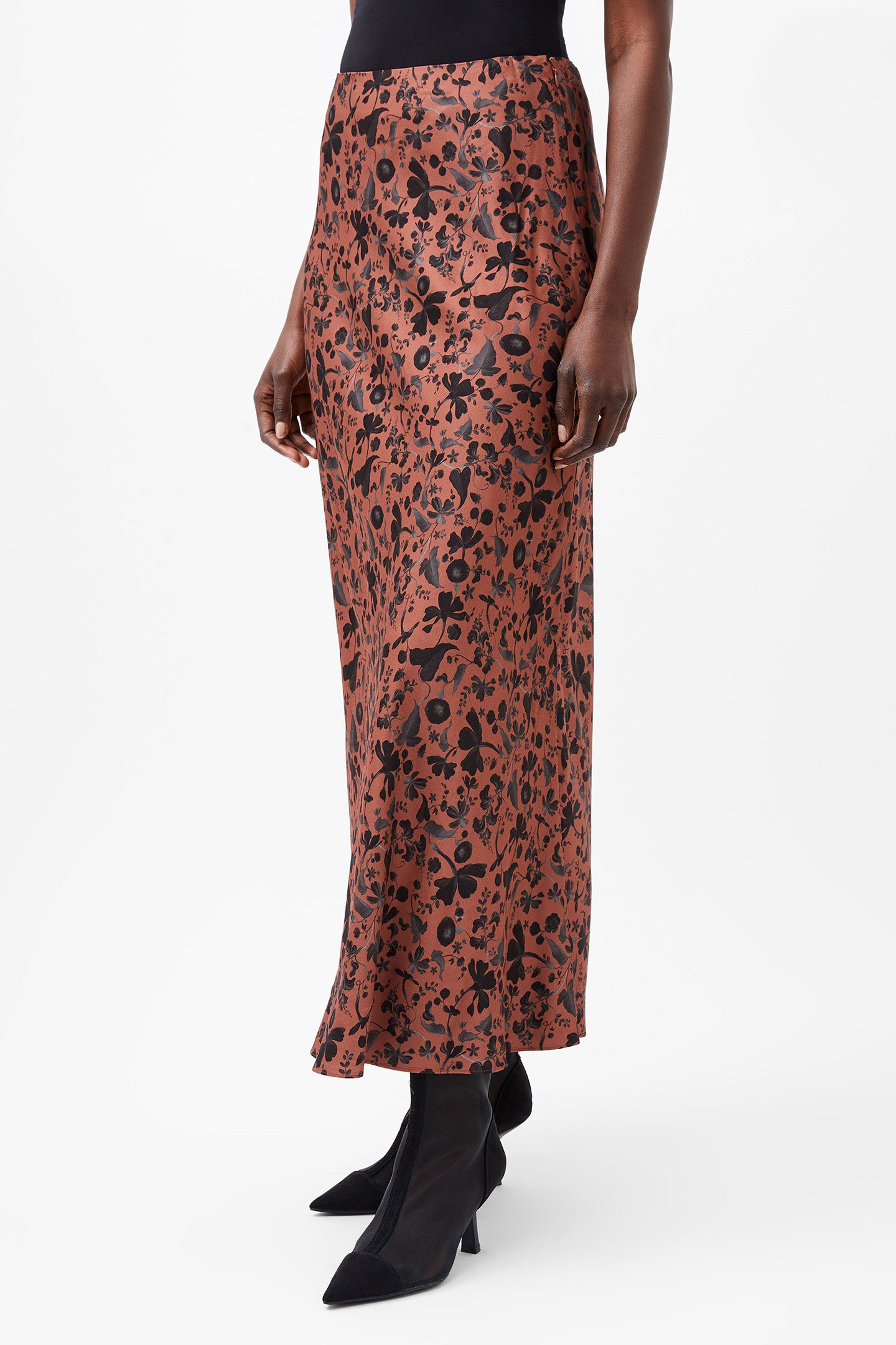 JEANNIE ENNISE SATIN SKIRT RUSSET BROWN MULTI by French Connection
