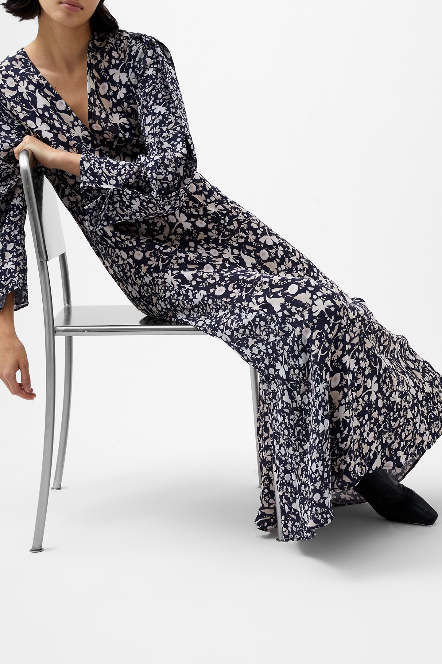 JEANNIE CHIARA DRAPE MIDI DRES UTILITY BU MULTI by French Connection