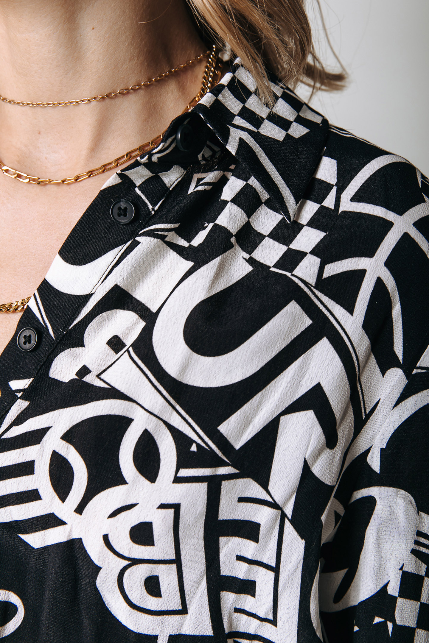 KINA LETTER RUFFLE MINI DRESS BLACK/WHITE 3