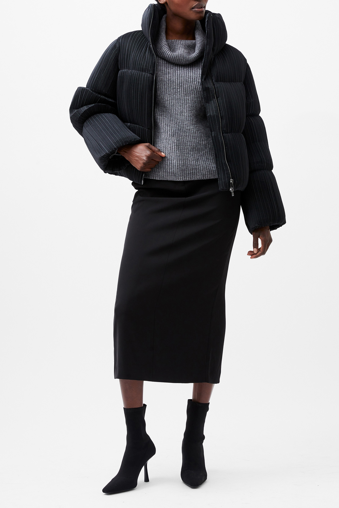 DINARA CRINKLE PUFFER BLACKOUT 1