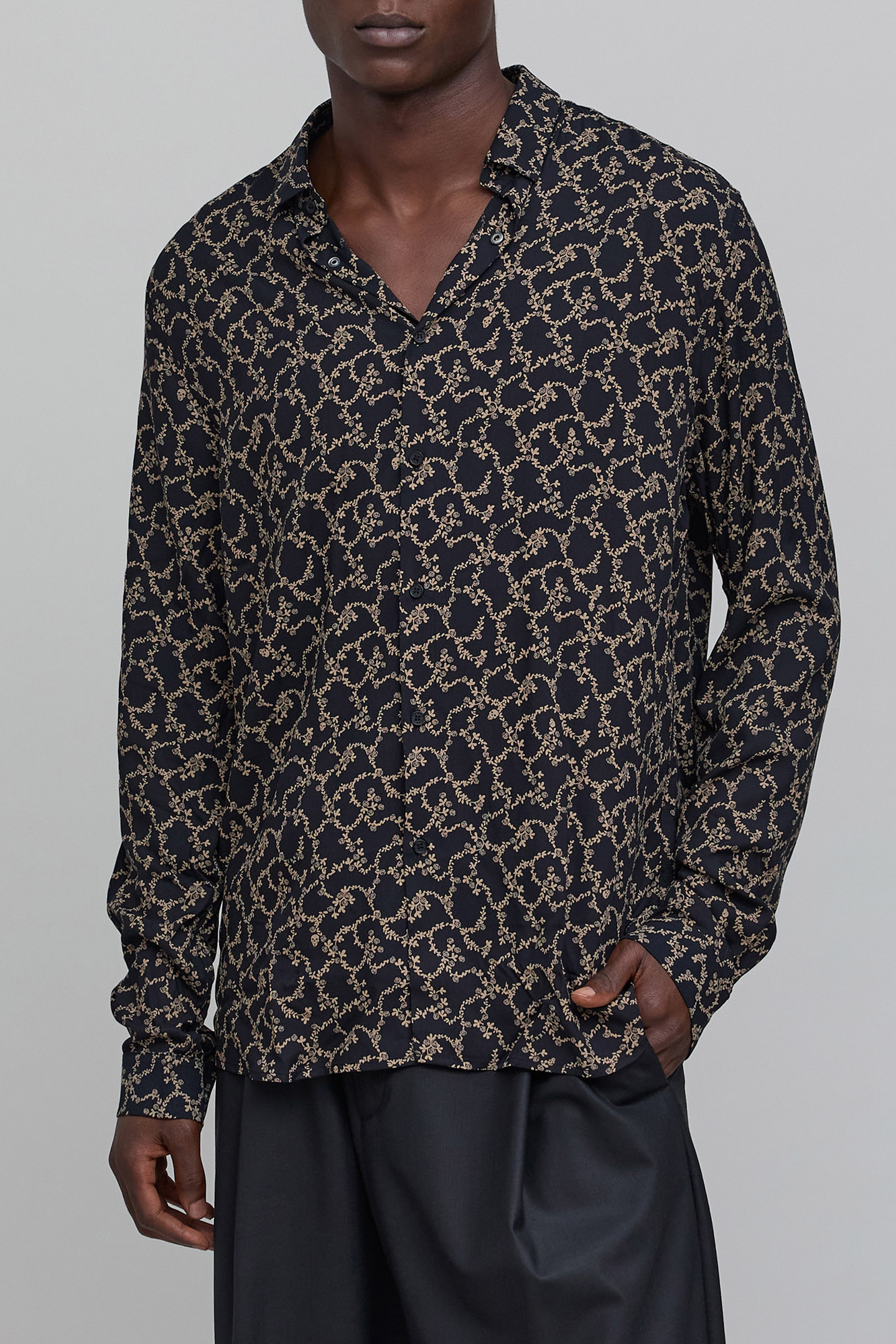 BLACK SLIM SHIRT WITH SKULL AND FLOWERS PRINT 1
