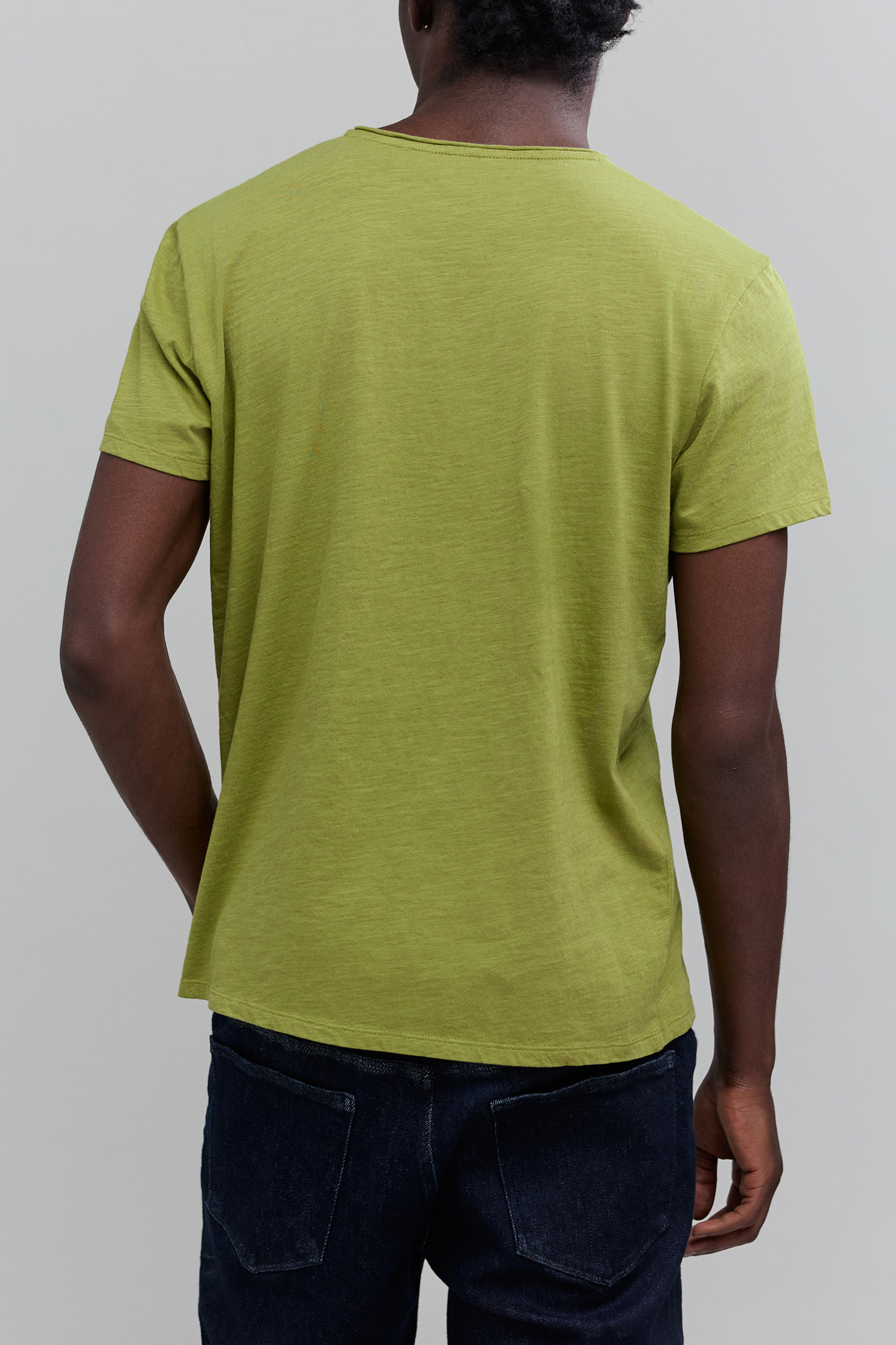 MOSS ORGANIC COTTON ESSENTIAL V-NECK T-SHIRT 2