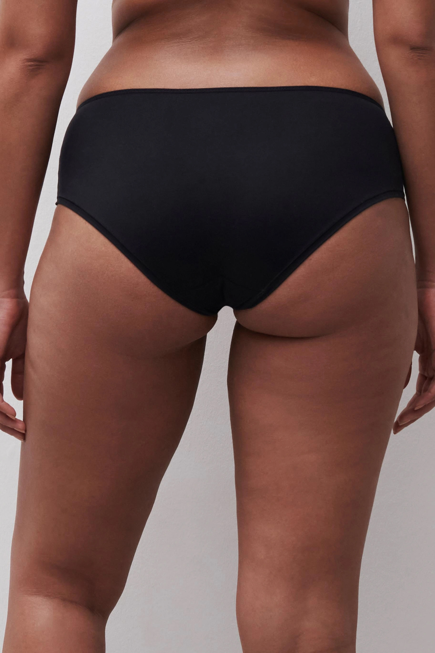 CO BO. SHORTY COVERING STD W. BLACK 2