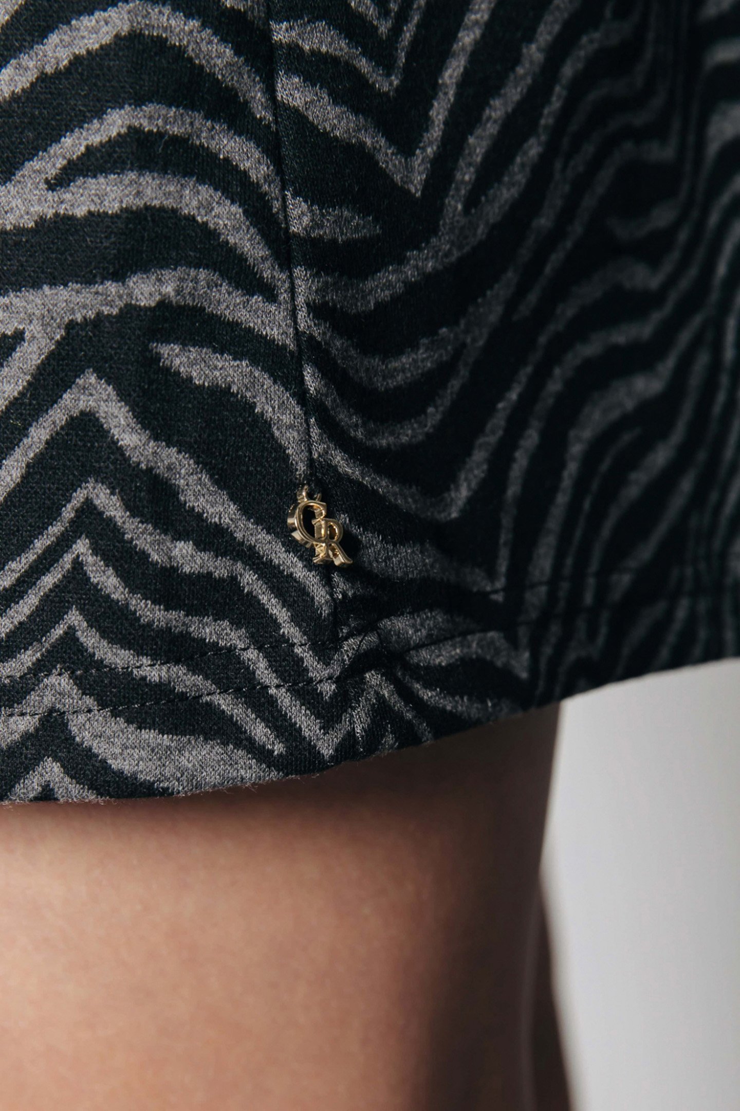 ROWAN JACQUARD ZEBRA MINI DRESS BLACK 7