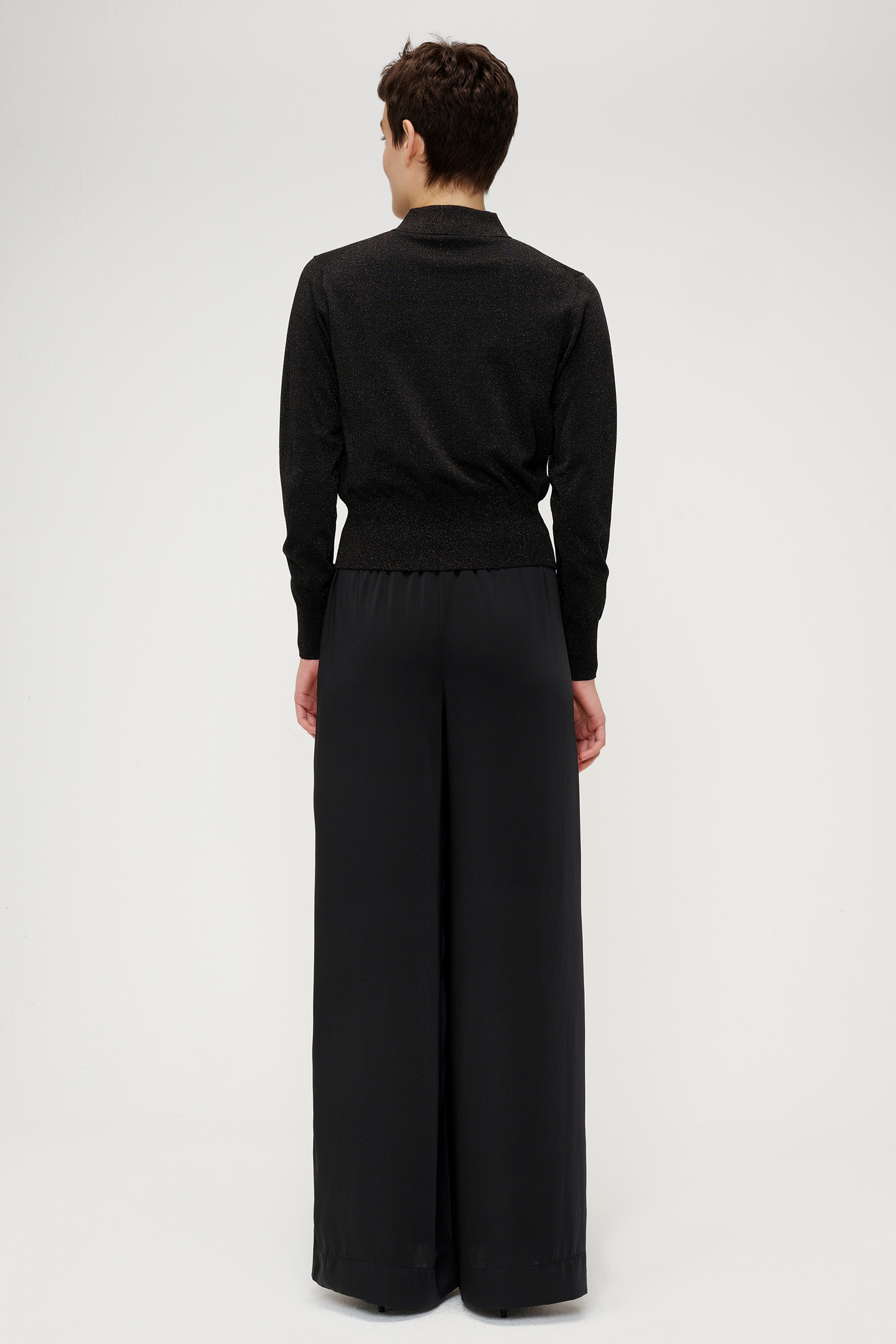 SOFT VISCOSE MIX FITTED CARDI BLACK 2