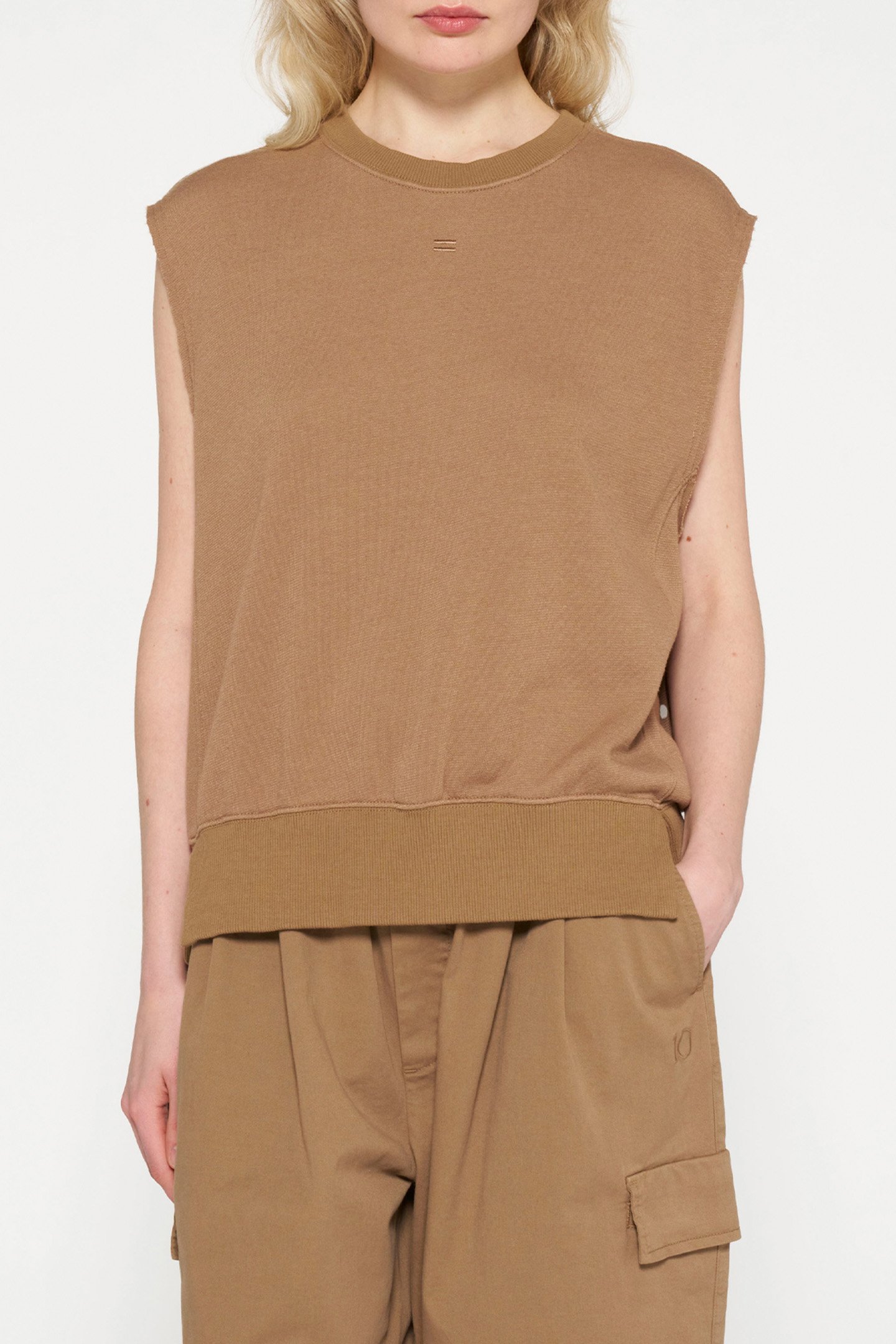 SLEEVELESS SWEATER CEDAR BROWN 1