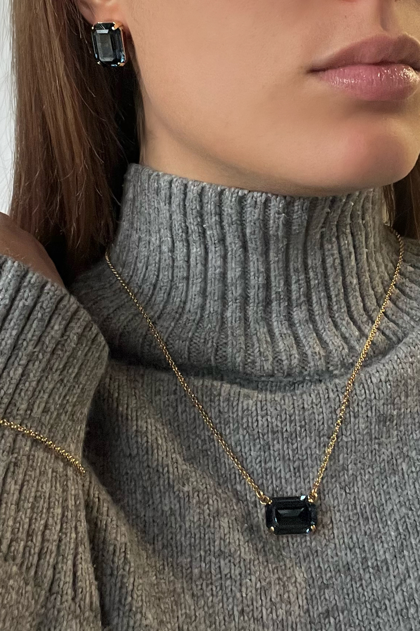 LADY DI EARRINGS MONTANA BLUE 2