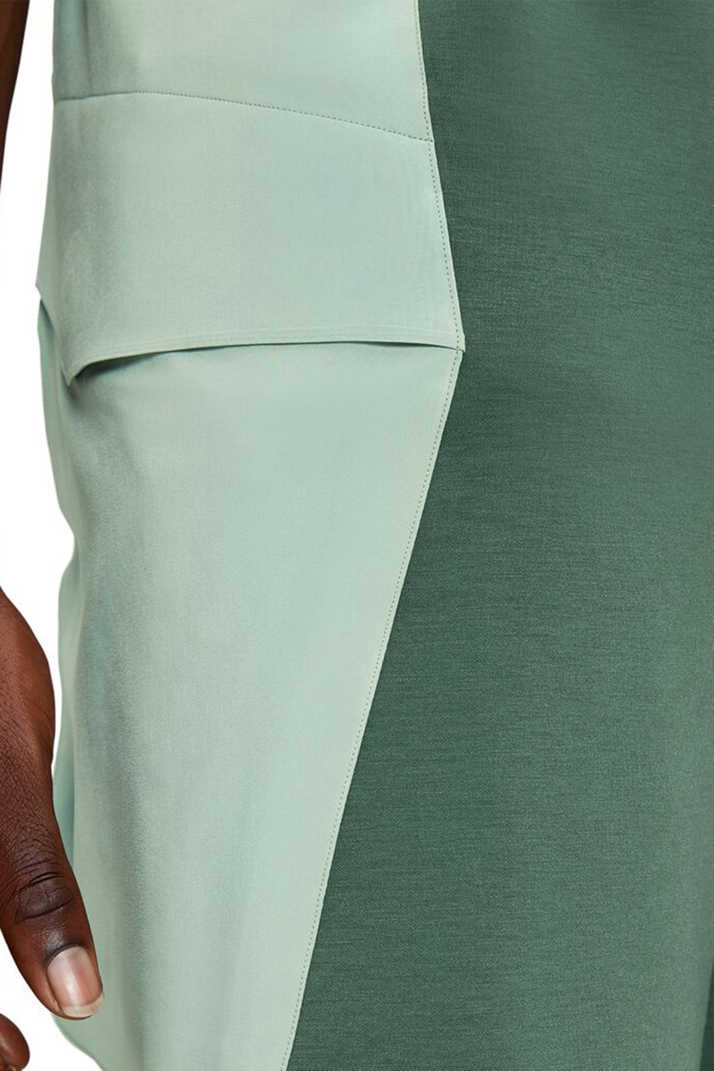 MOVEMENT SHORTS 1 IVY MOSS 5