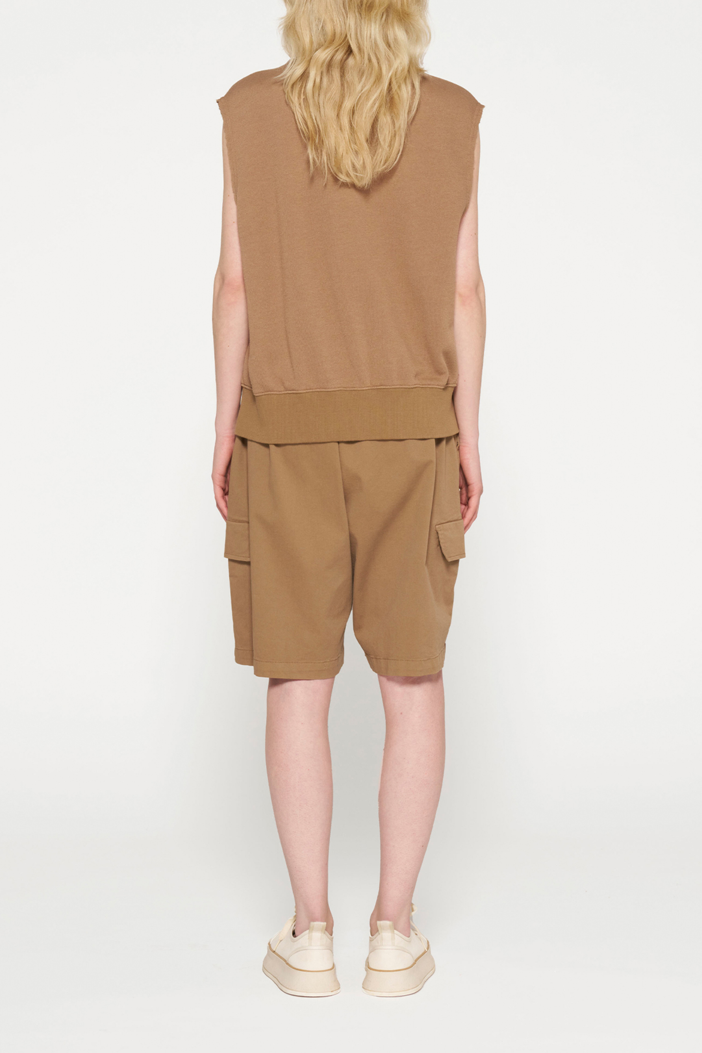 SLEEVELESS SWEATER CEDAR BROWN 3