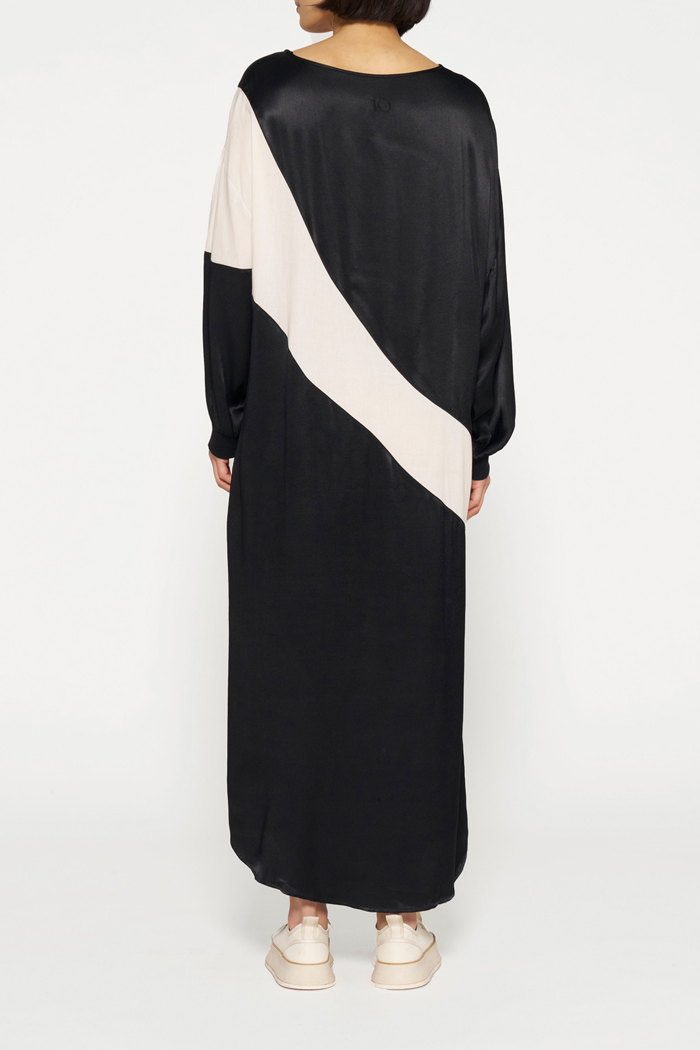 FLOWY MAXI DRESS BLACK 2