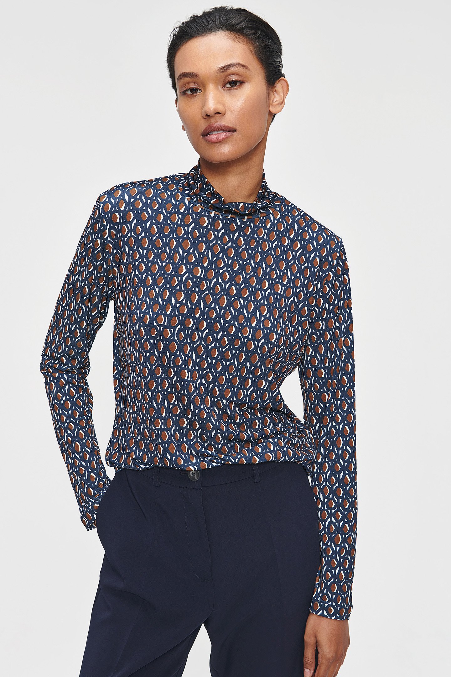 FLUID PRINT TURTLE NECK HAZEL 1