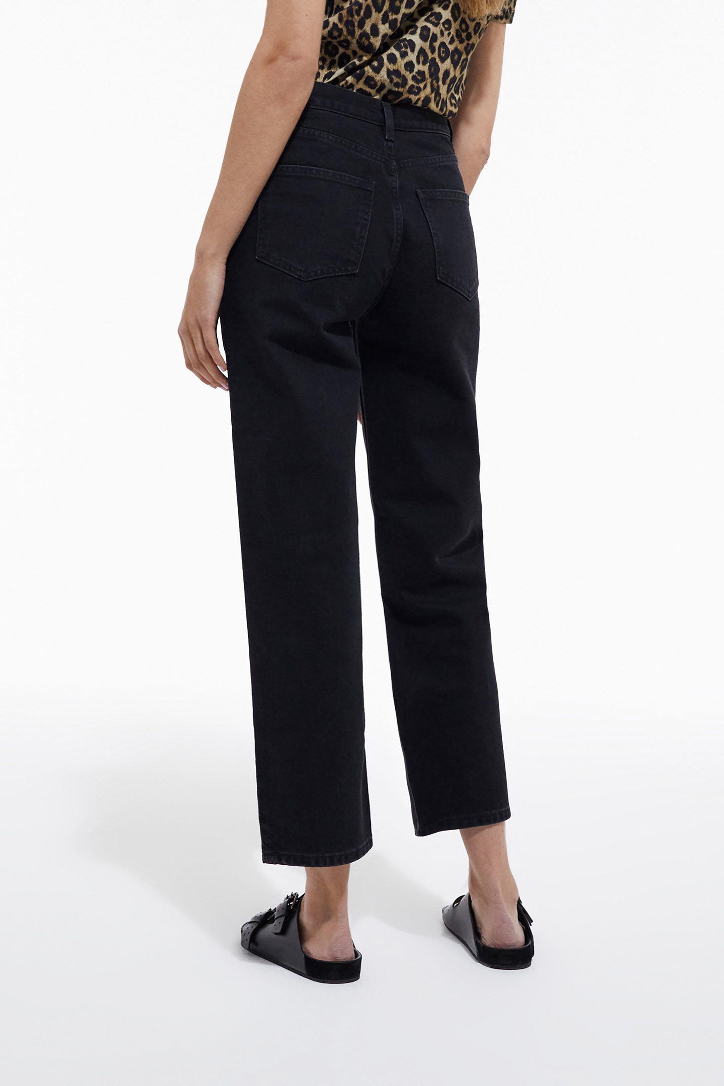 BLACK WASHED STRAIGHT JEANS 2