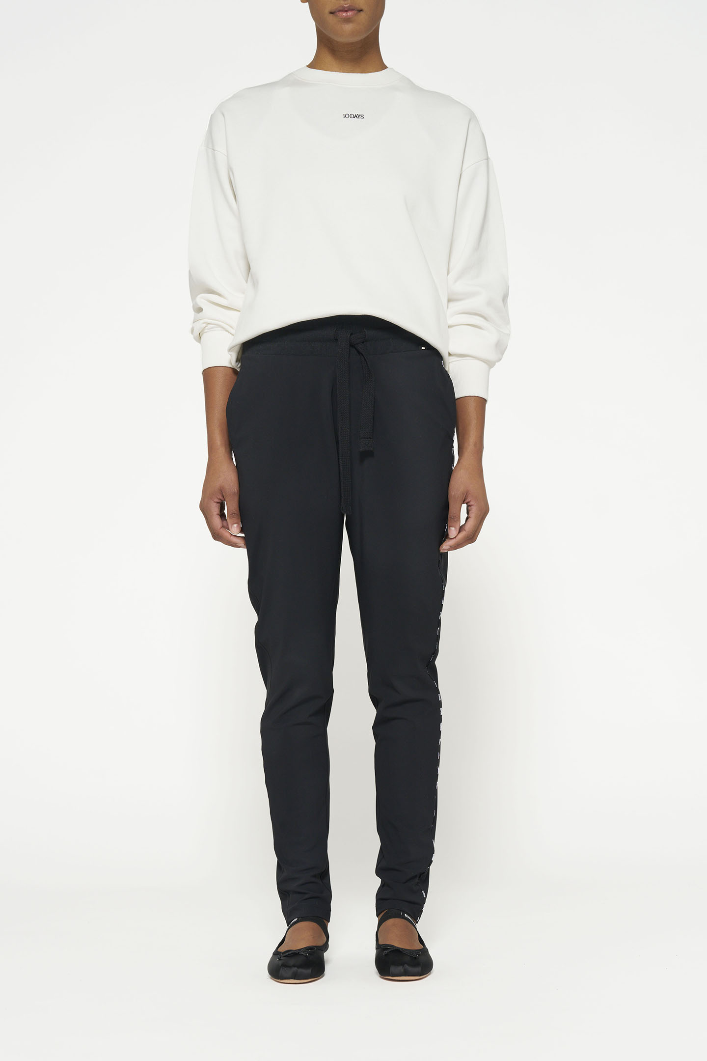 THE SWEATER LOGO ECRU 6