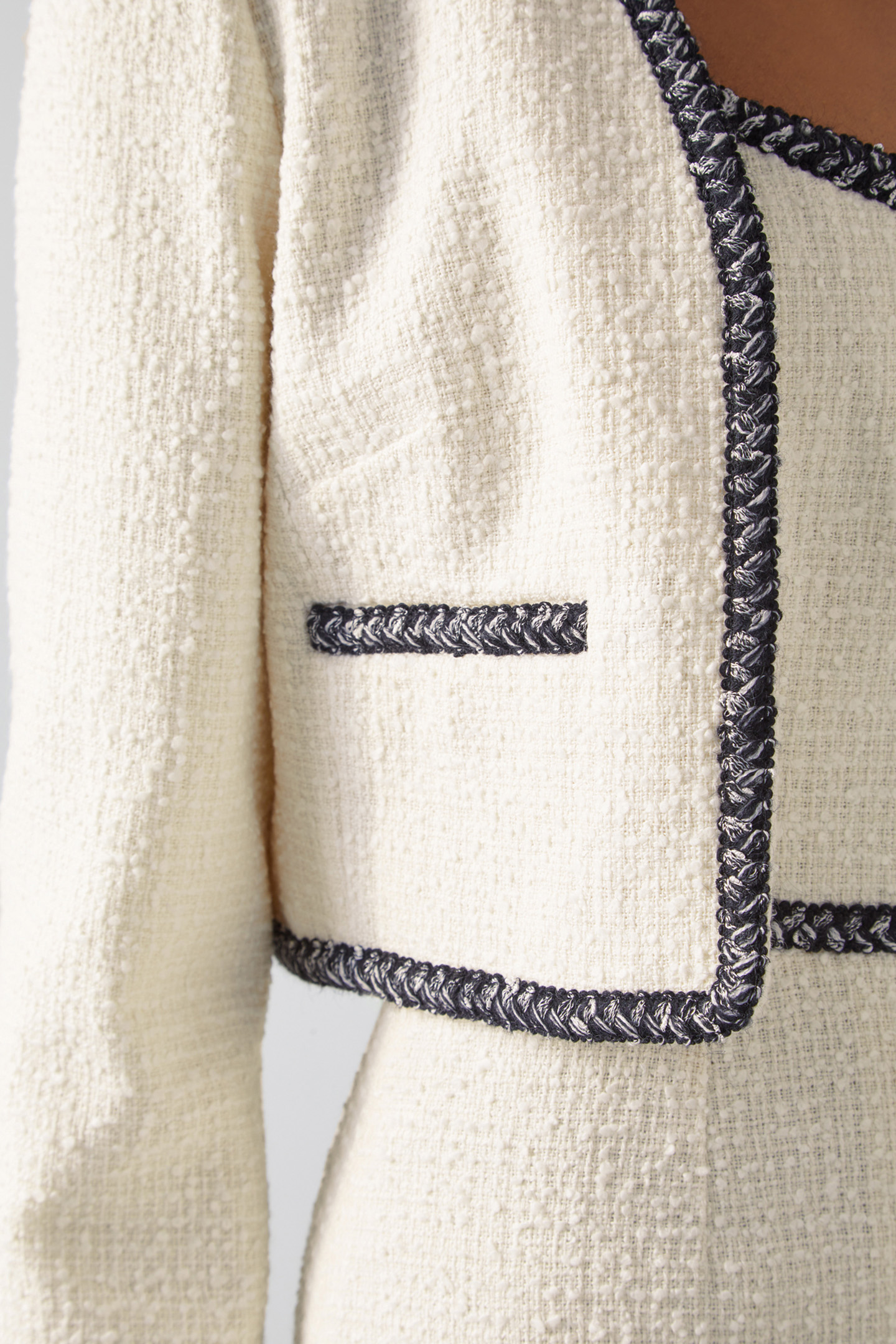 JK TARA - V-NECK EDGE TO CREAM/NAVY 4