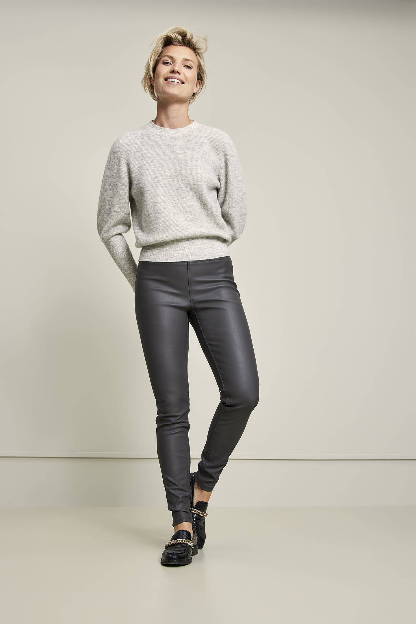 AMBER PANTS GREY 3