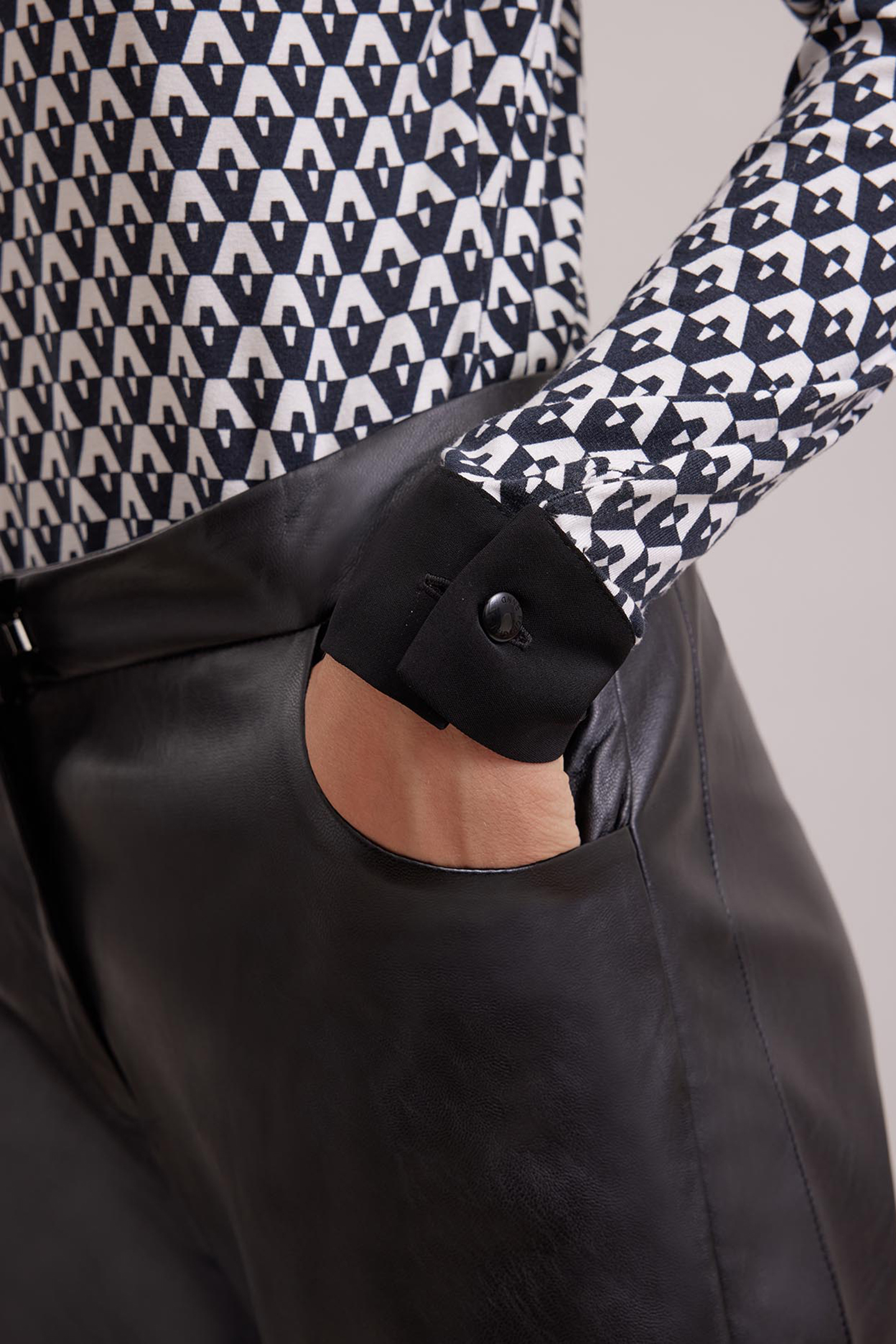 MYRZA TEE-SHIRT BLACK/WHITE 6