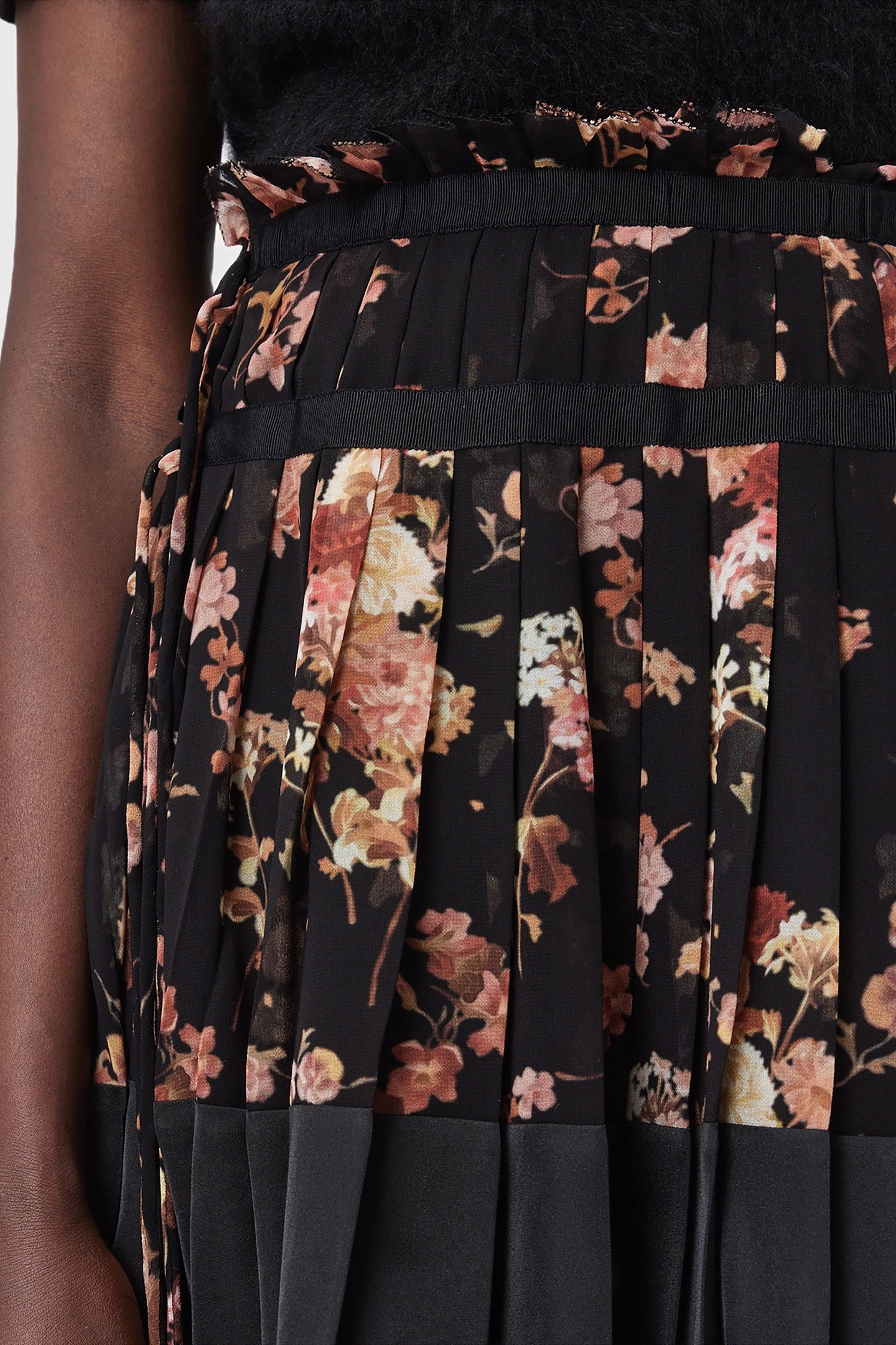 SAFFRON SKIRT ARMADA BLACK 7