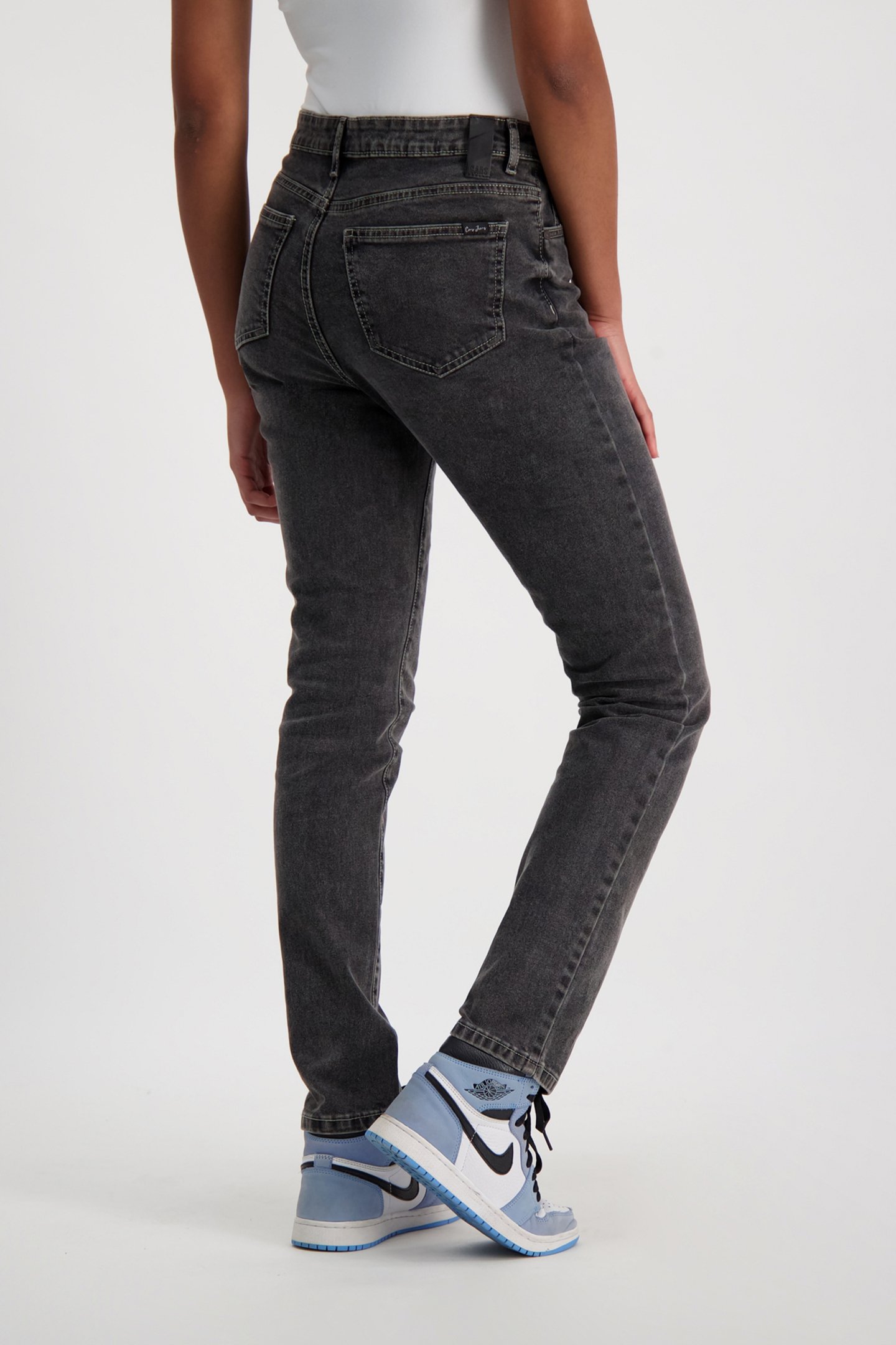 ISALIE DEN GREY USED 2