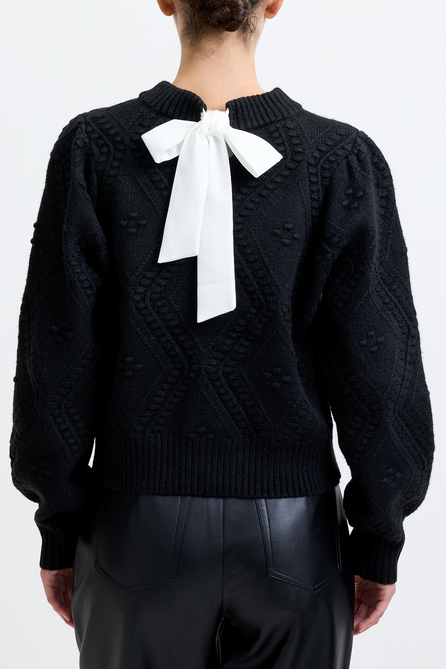 BOBBLE BOW JUMPER BLACKOUT/WHITE BOW 2