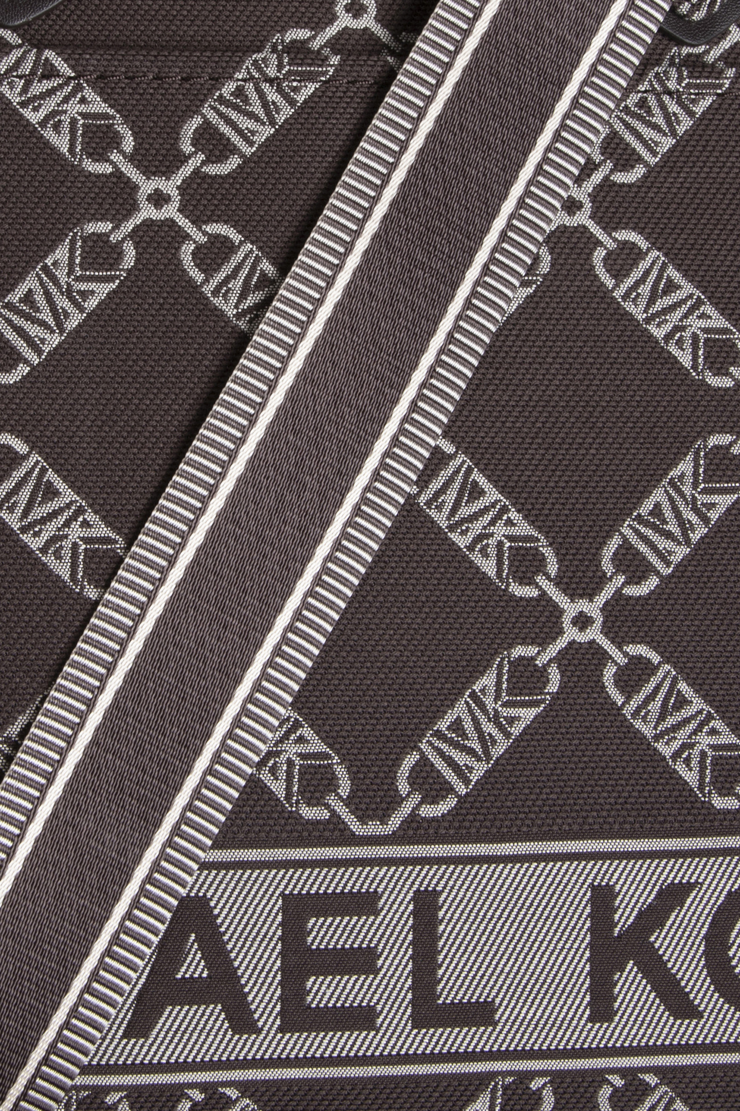 GRAB TOTE BAG IN CHOCOLATE 5