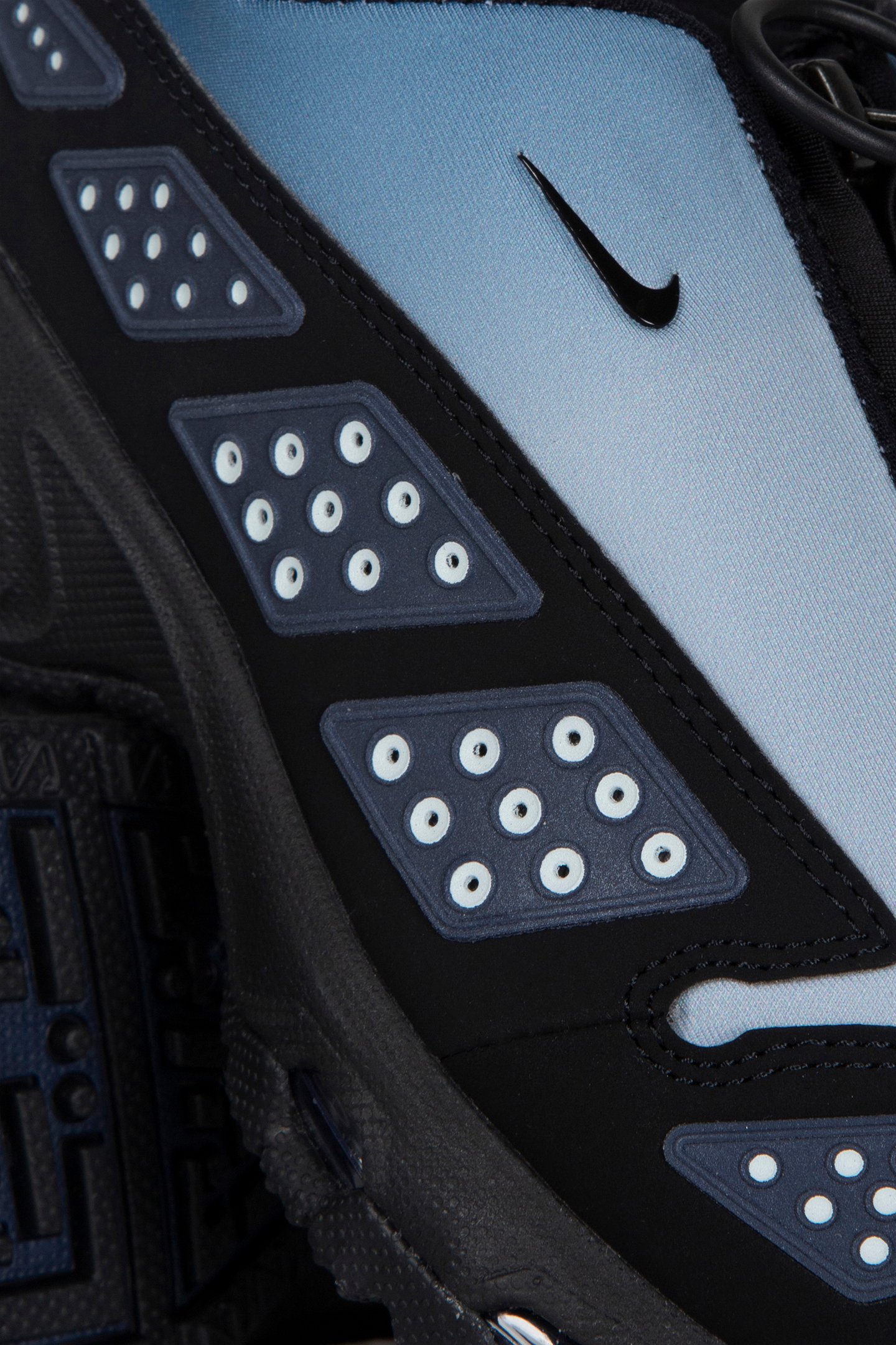 NIKE – AIR MAX SNDR BLACK 4
