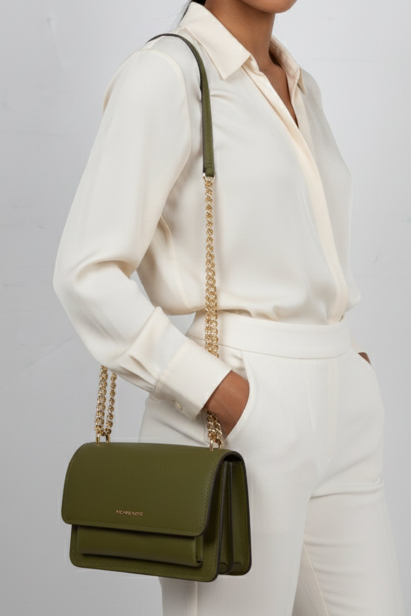 LEATHER SHOULDER BAG IN OLIVE 1