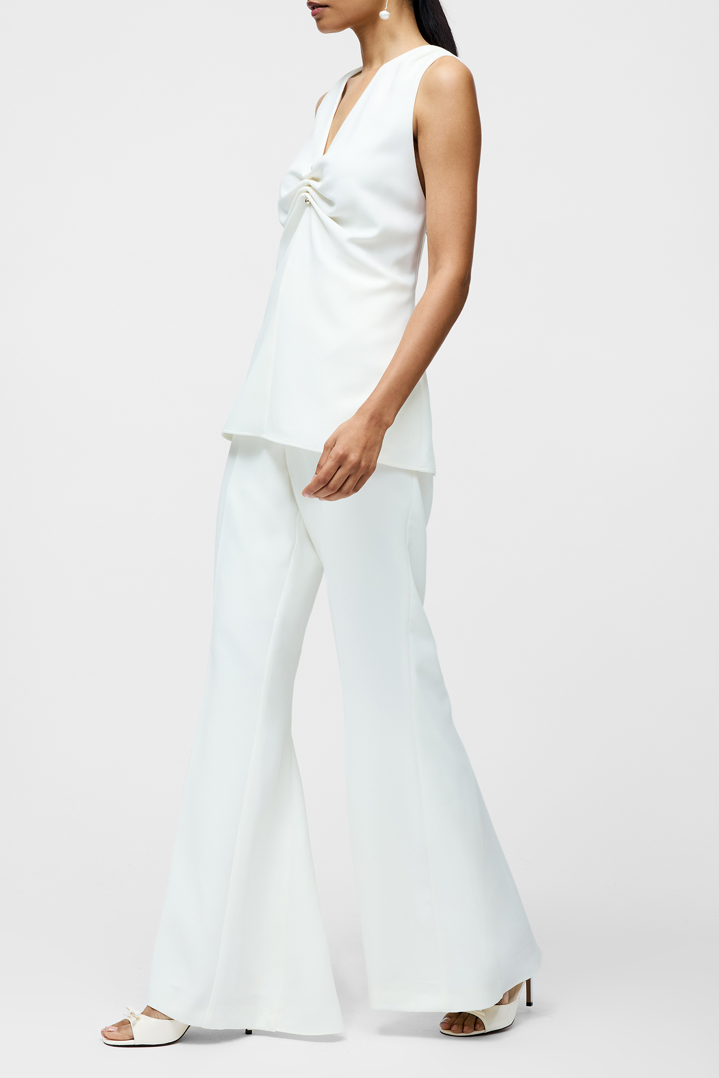 ARLETTE SLVLSS V NK TOP SUMMER WHITE 2