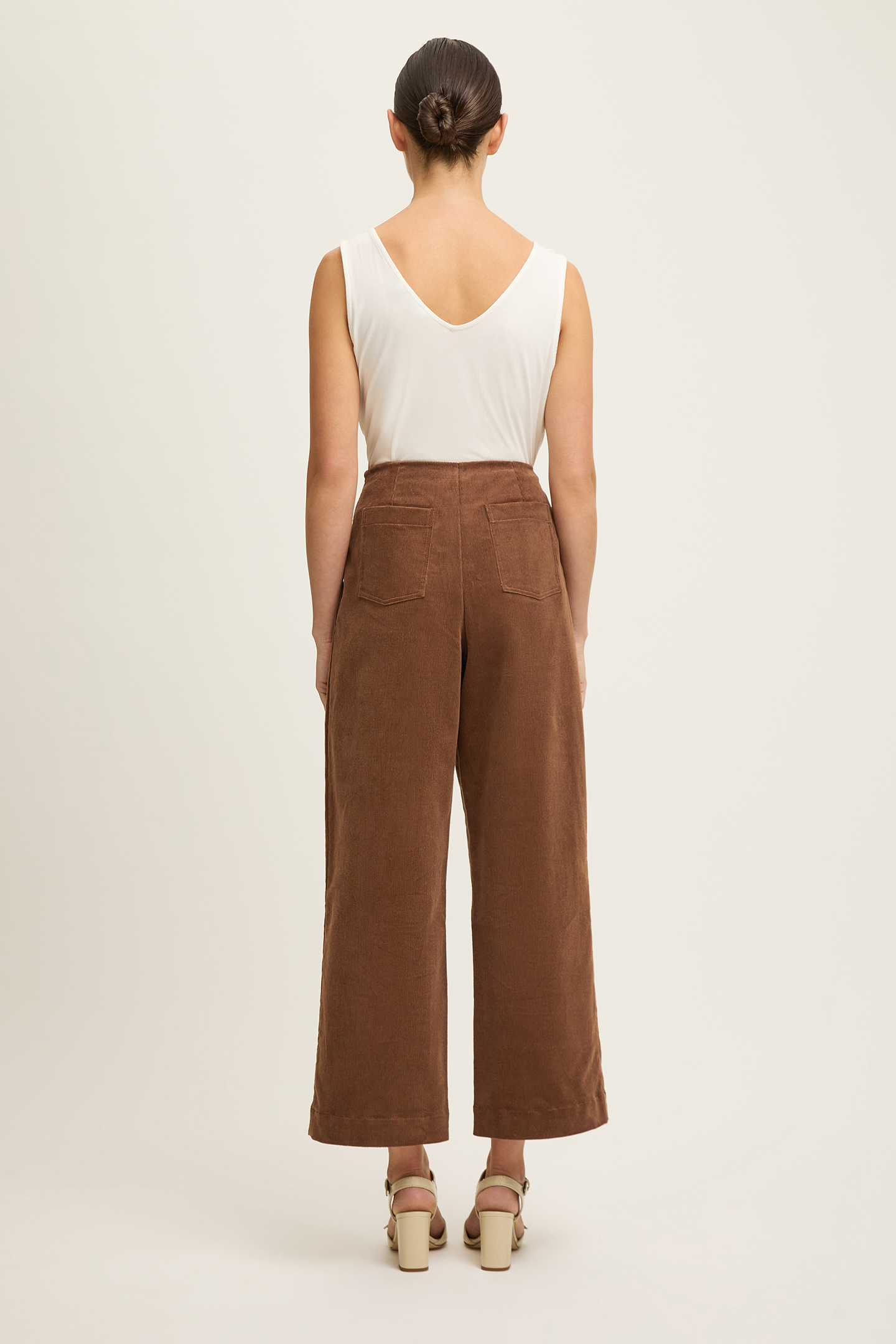 TR HANS CORD TROUSER CHOCOLATE 2