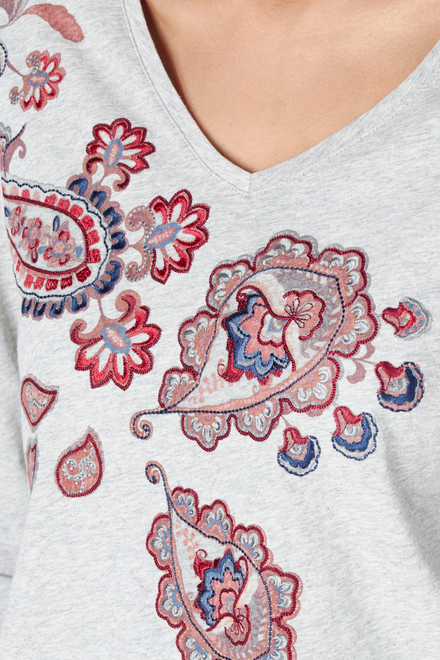 LOOSE V-NECK T-SHIRT IN GREY 5