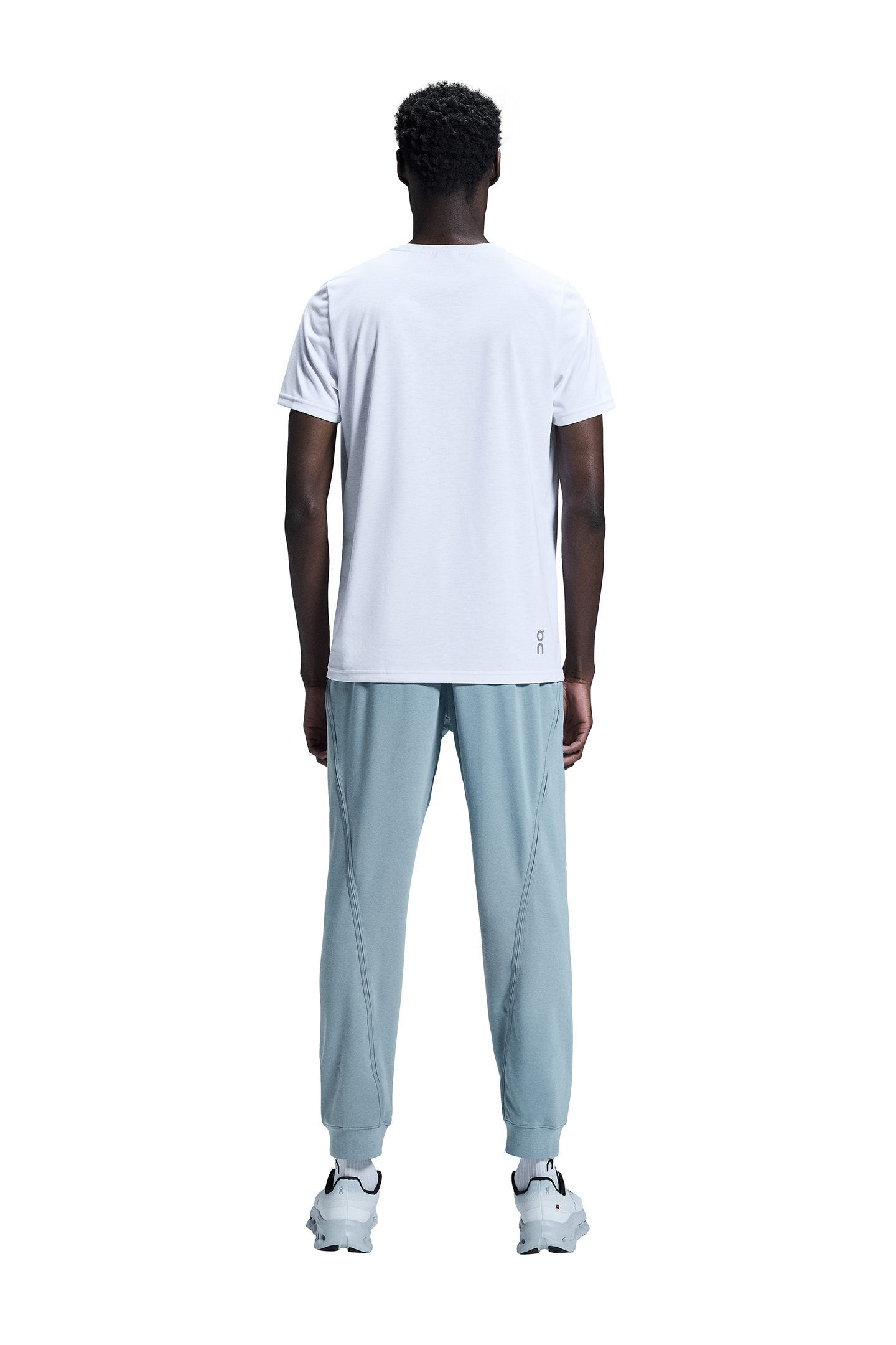 ON RUN-T GRAPHIC WHITE 4