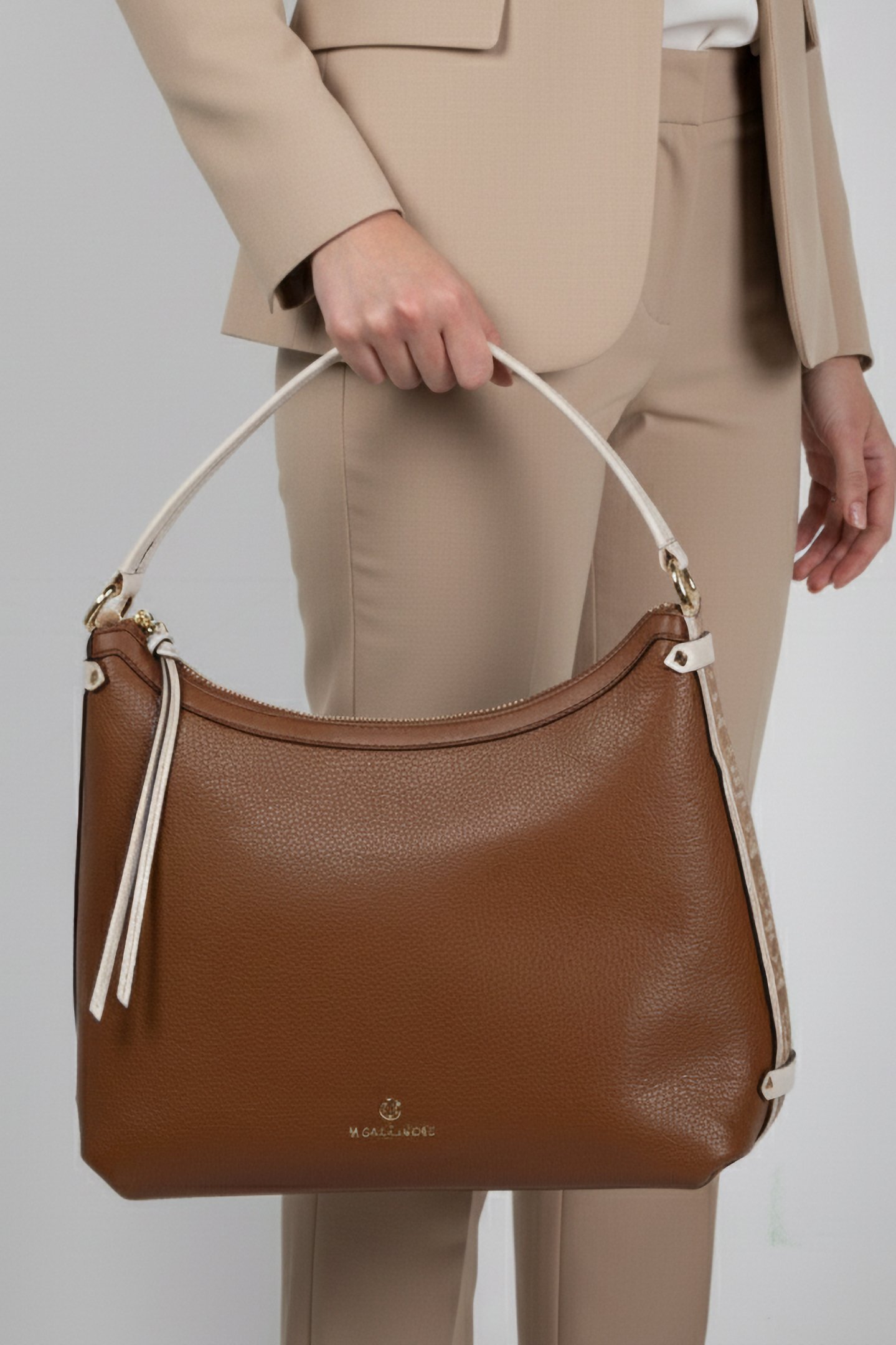 LEATHER HOBO SHOULDER BAG IN CREAM AND BROWN 1