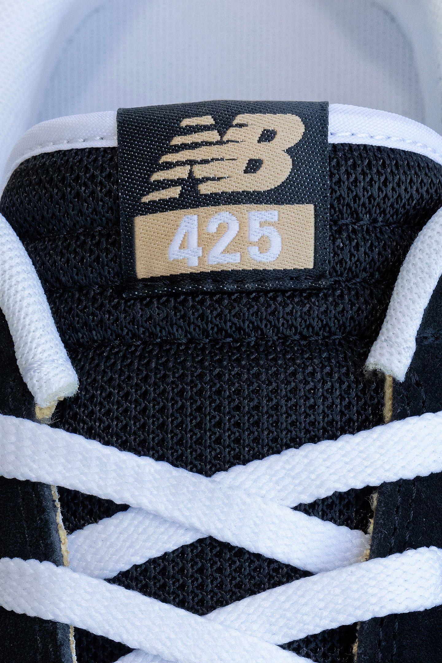 NB NUMERIC 425 BLACK 6