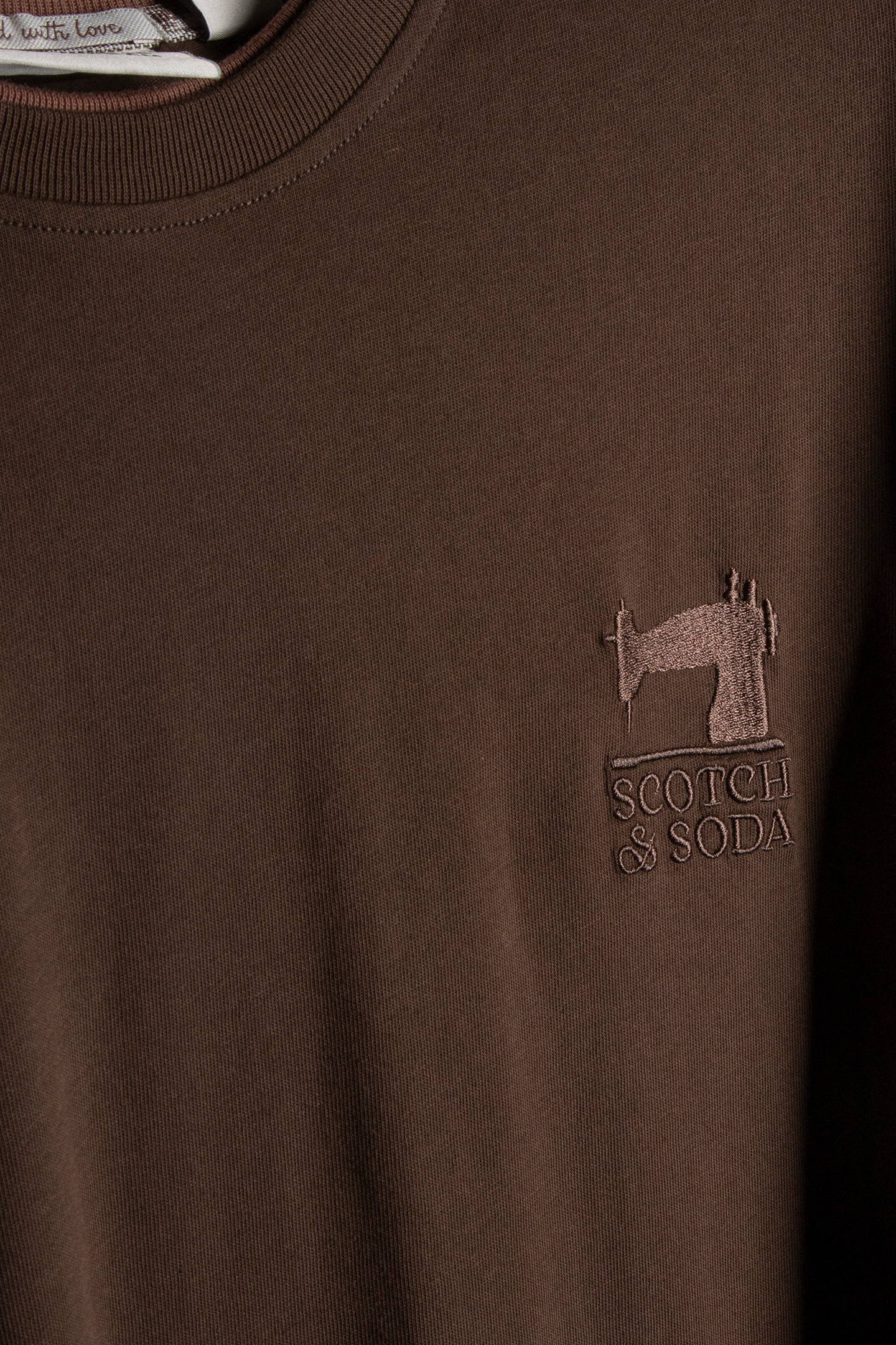 SS DOUBLE NECK GRAPHIC TEE DARK BROWN 4