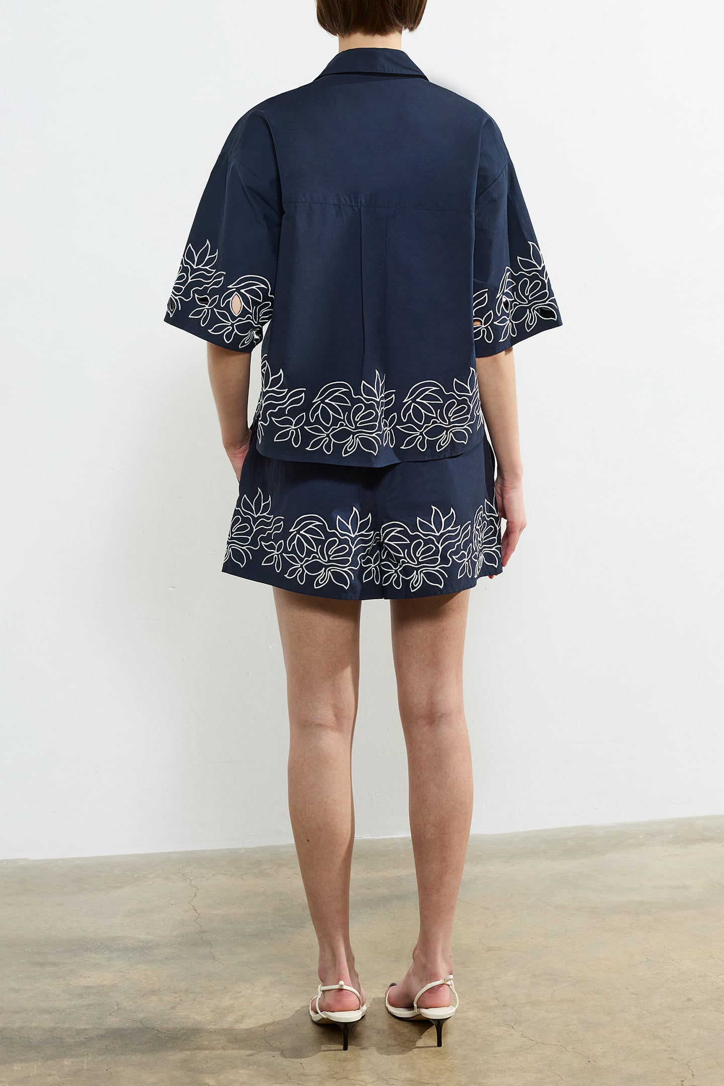 ALISSA COTTON POPOVER NAVY/WHITE 2